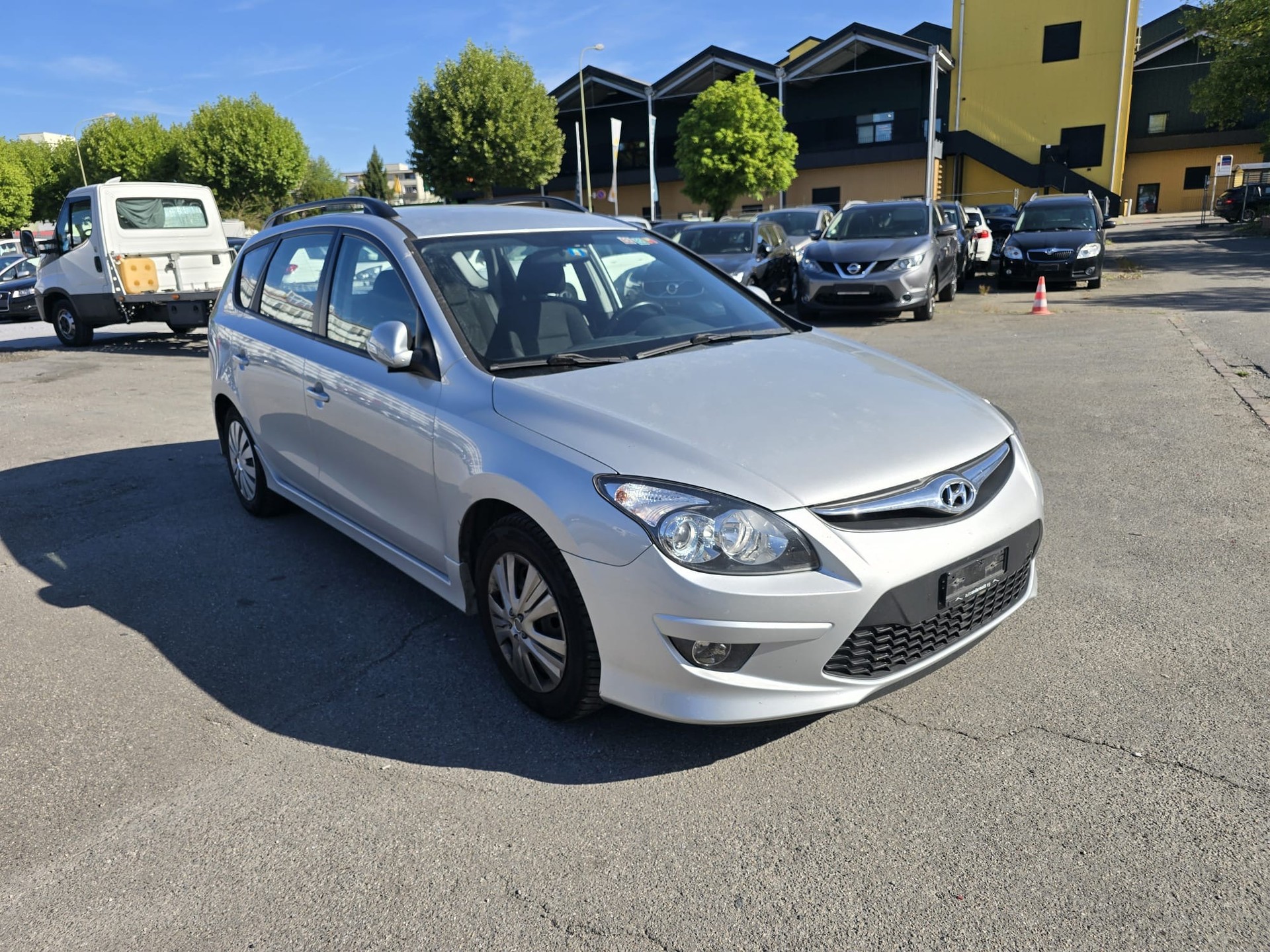 HYUNDAI i30 Wagon 1.6 Swiss Plus Edition-image-2