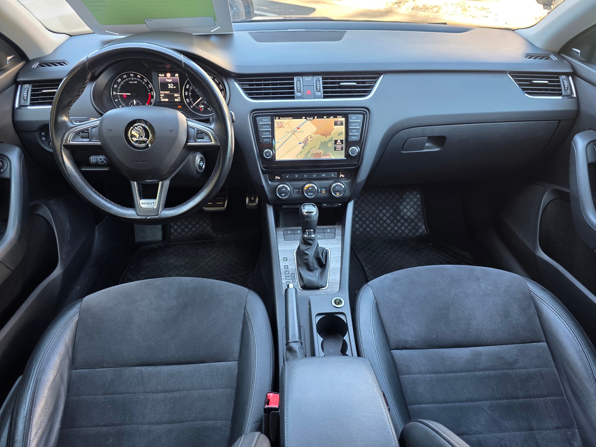 SKODA Octavia Combi 2.0 TDI Scout 4x4 DSG-image-6