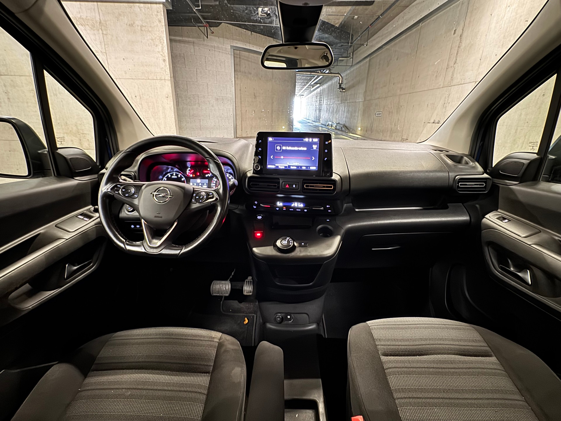 OPEL Combo Life 1.2 Edition Automat-image-9