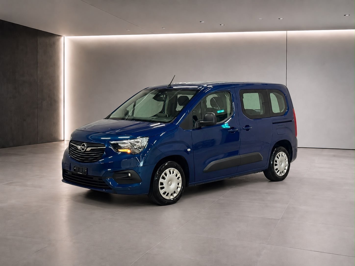 OPEL Combo Life 1.2 Edition Automat-image-0