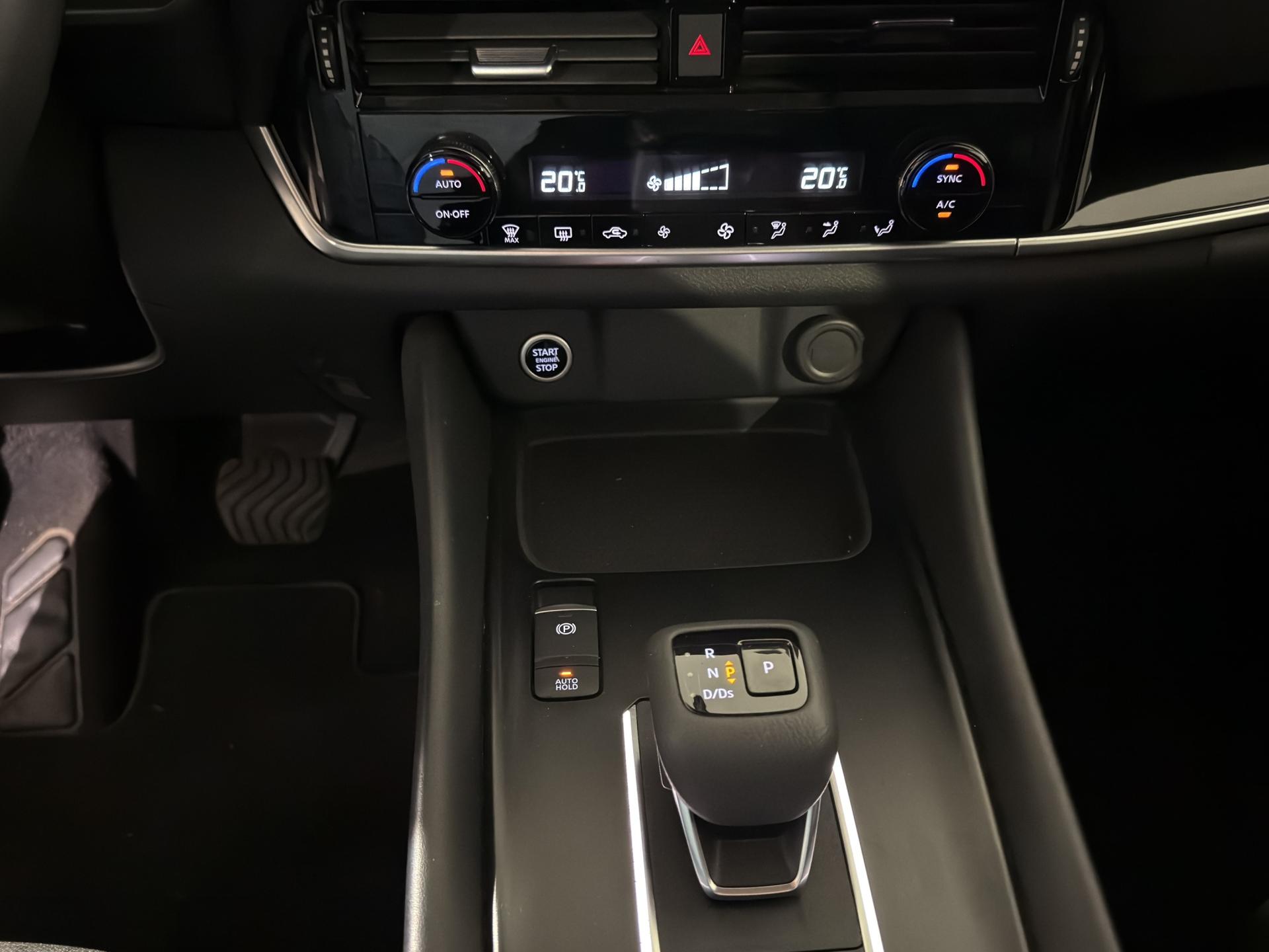 NISSAN Qashqai 1.3 DIG-T MHEV N-Connecta Xtronic-image-11