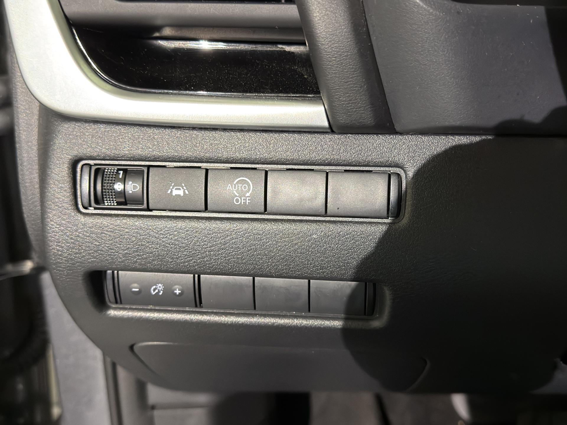 NISSAN Qashqai 1.3 DIG-T MHEV N-Connecta Xtronic-image-24
