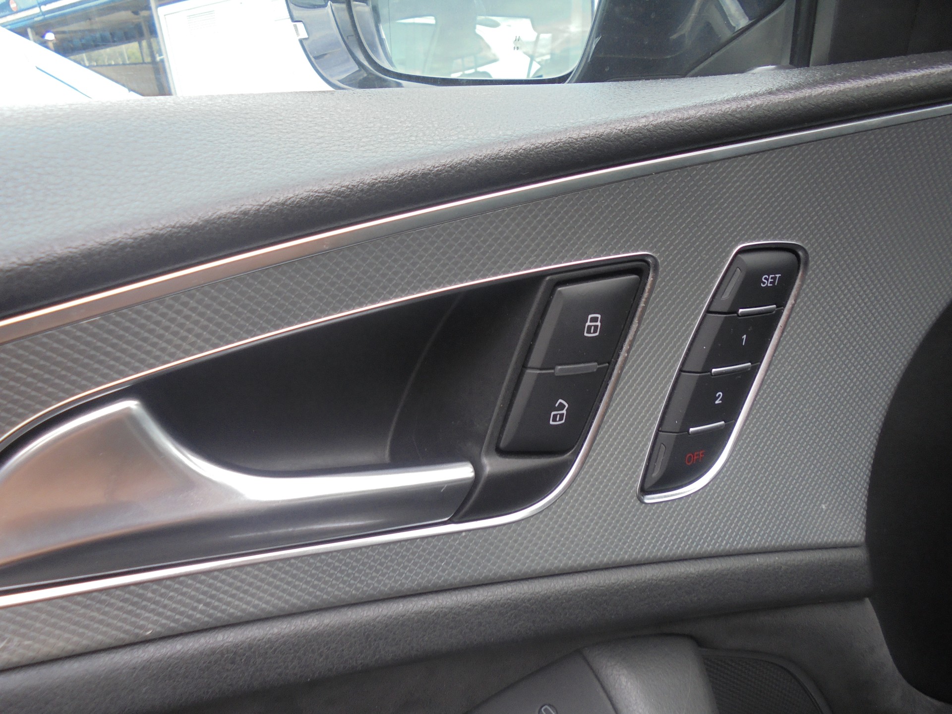 AUDI A6 Avant 3.0 TDI V6 quattro S-tronic-image-12