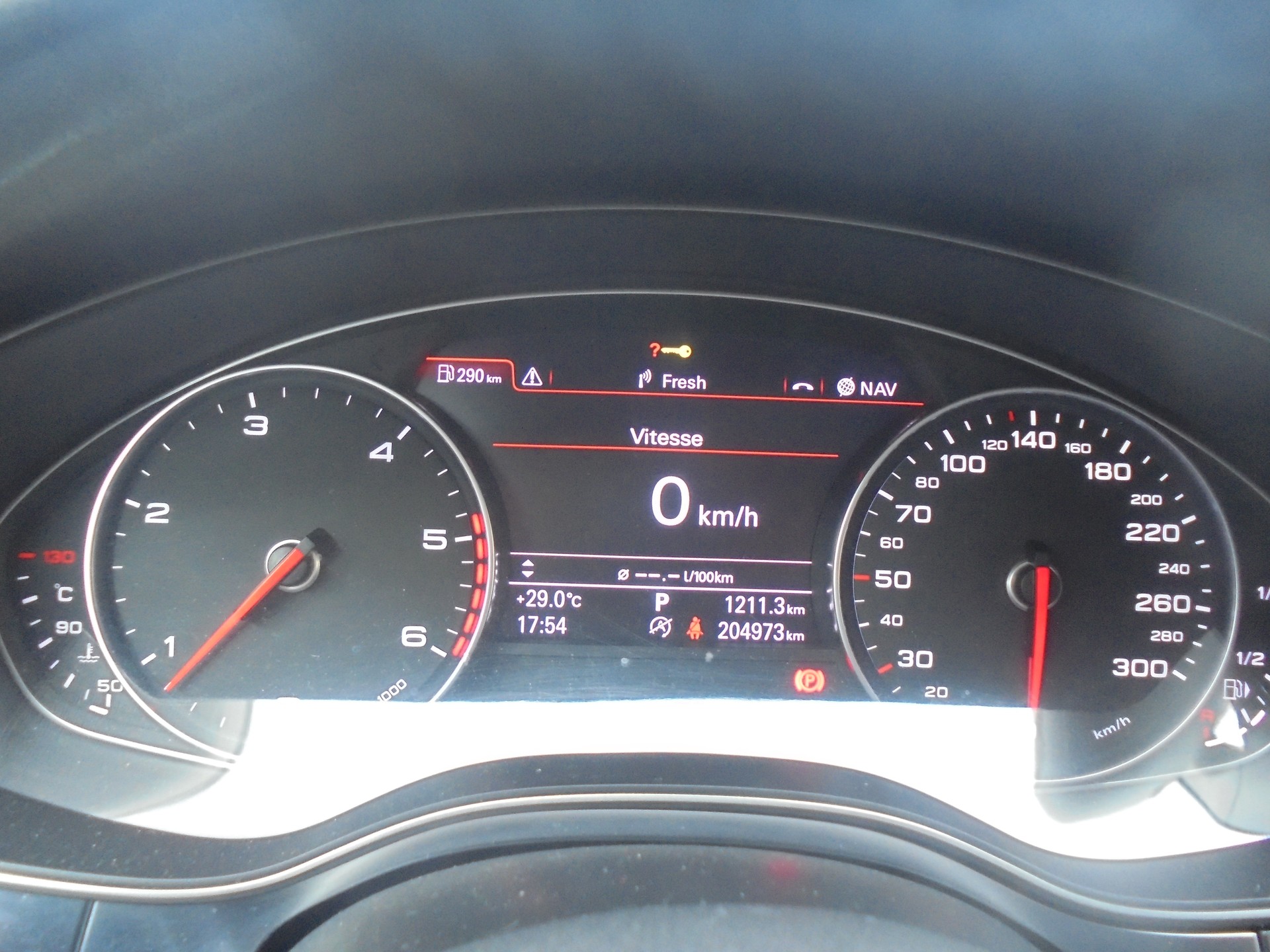 AUDI A6 Avant 3.0 TDI V6 quattro S-tronic-image-11