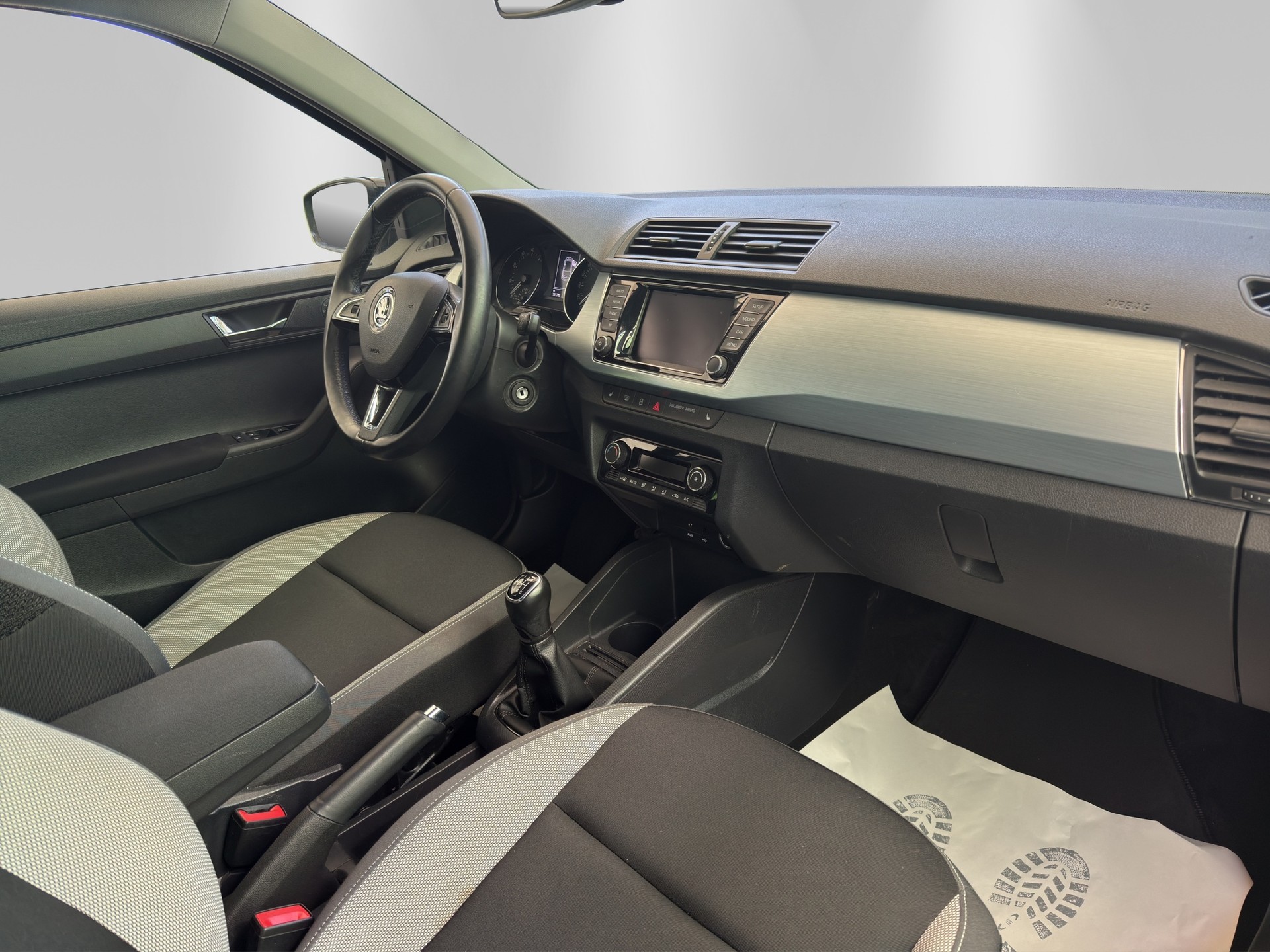 SKODA Fabia 1.0 TSI Ambition-image-12