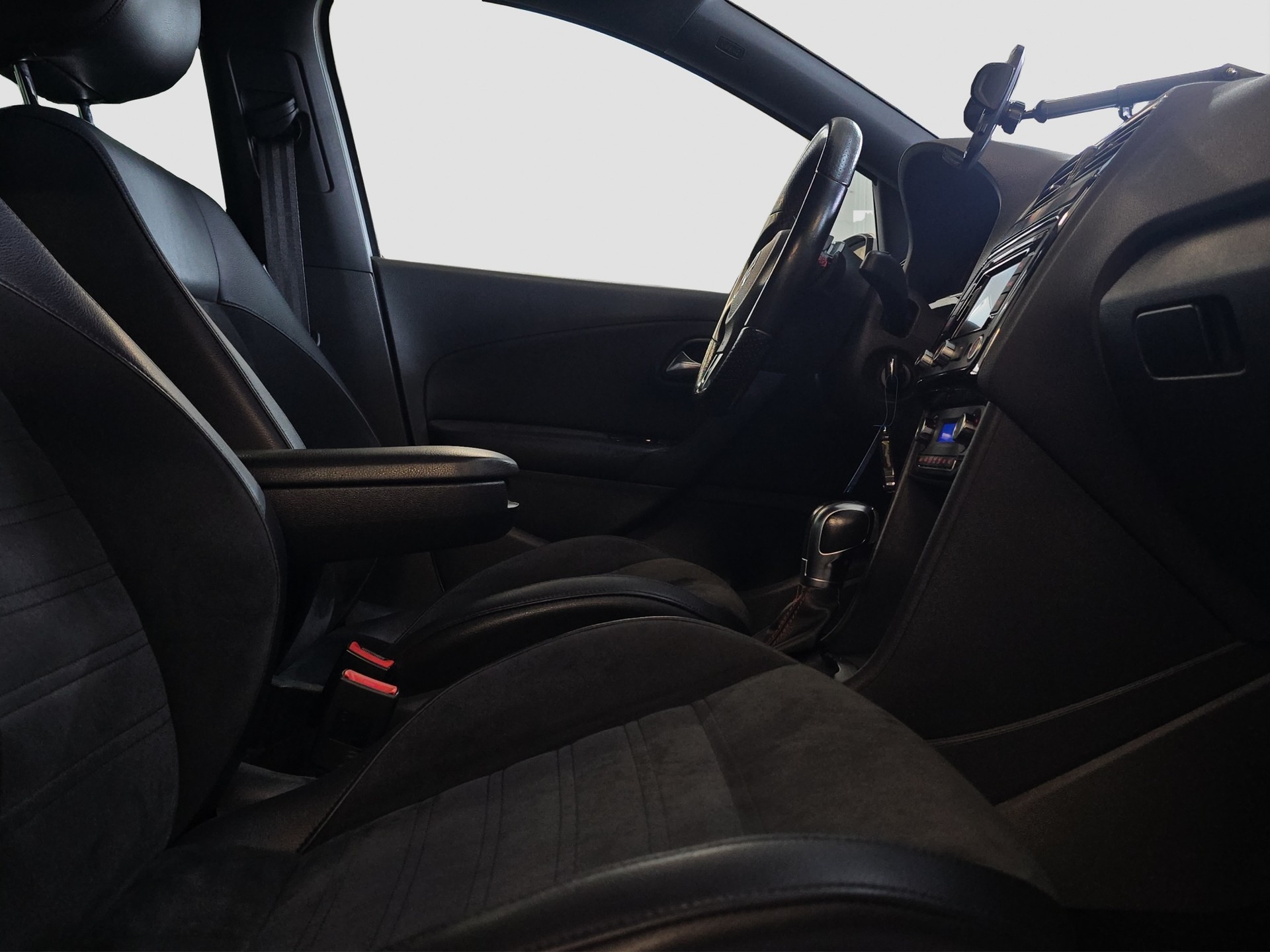VW Polo 1.4 TSI GTI DSG-image-14