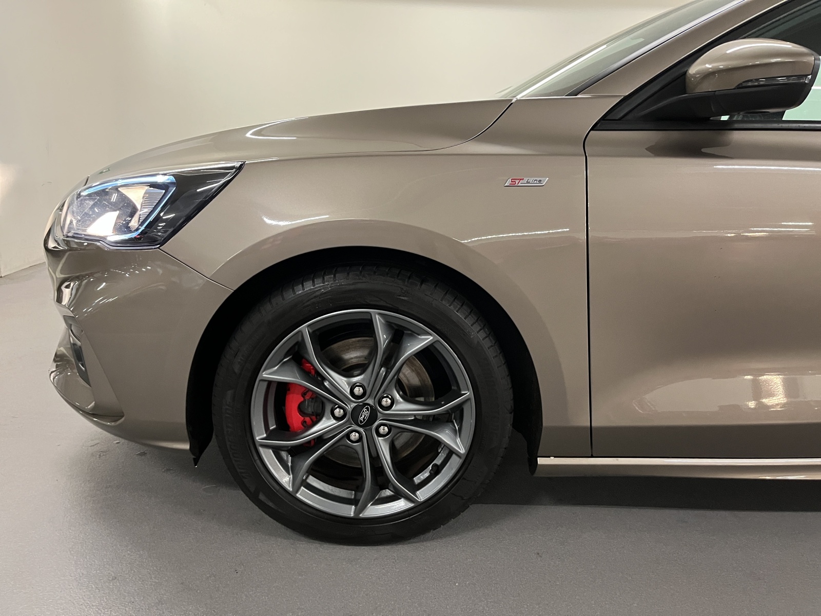 FORD Focus Station Wagon 1.0i EcoB 125 ST-Line-image-15