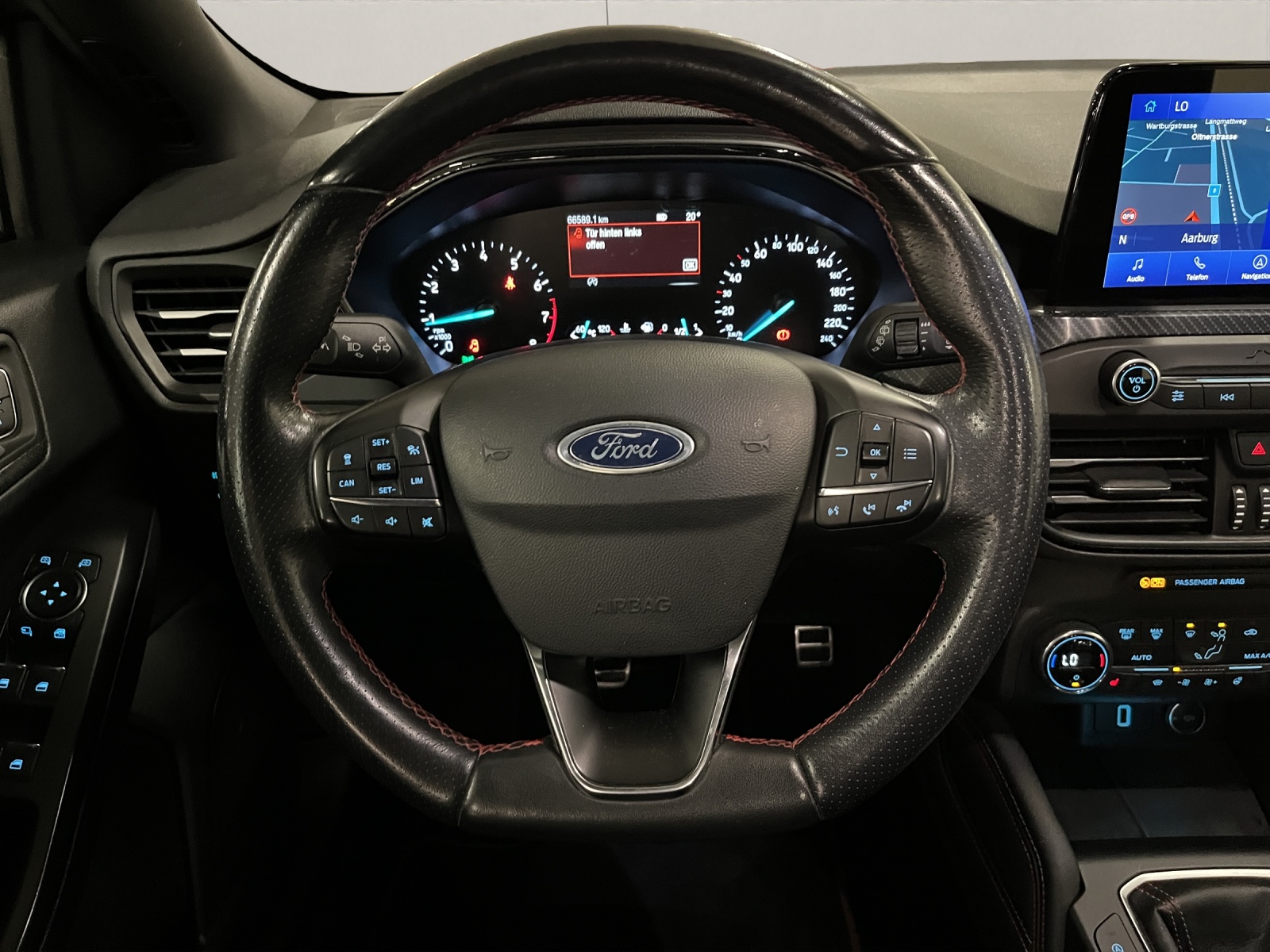 FORD Focus Station Wagon 1.0i EcoB 125 ST-Line-image-8