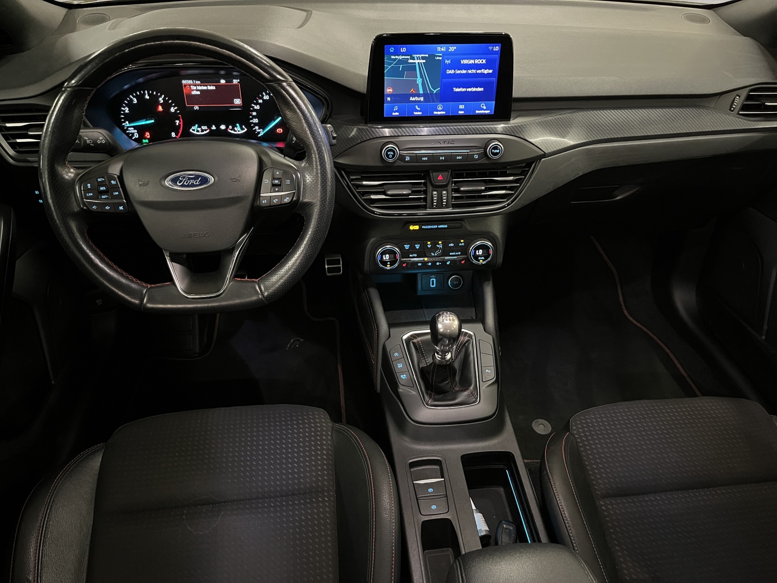 FORD Focus Station Wagon 1.0i EcoB 125 ST-Line-image-7