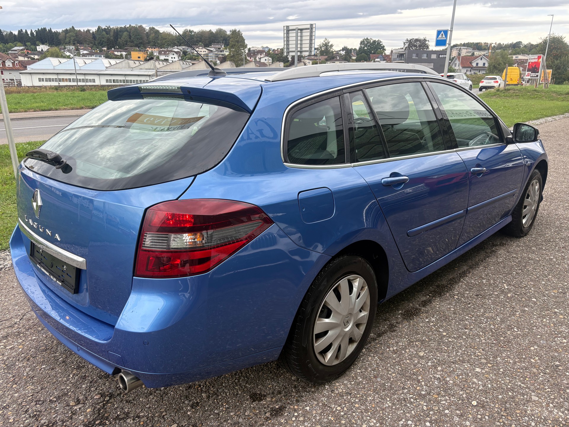 RENAULT Laguna Grandtour 1.5 dCi Bose EDC-image-3