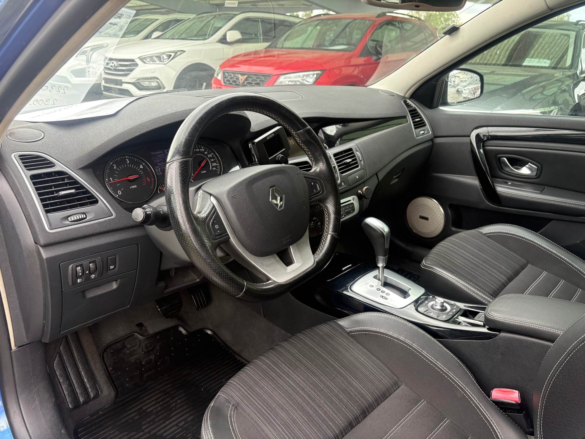 RENAULT Laguna Grandtour 1.5 dCi Bose EDC-image-6
