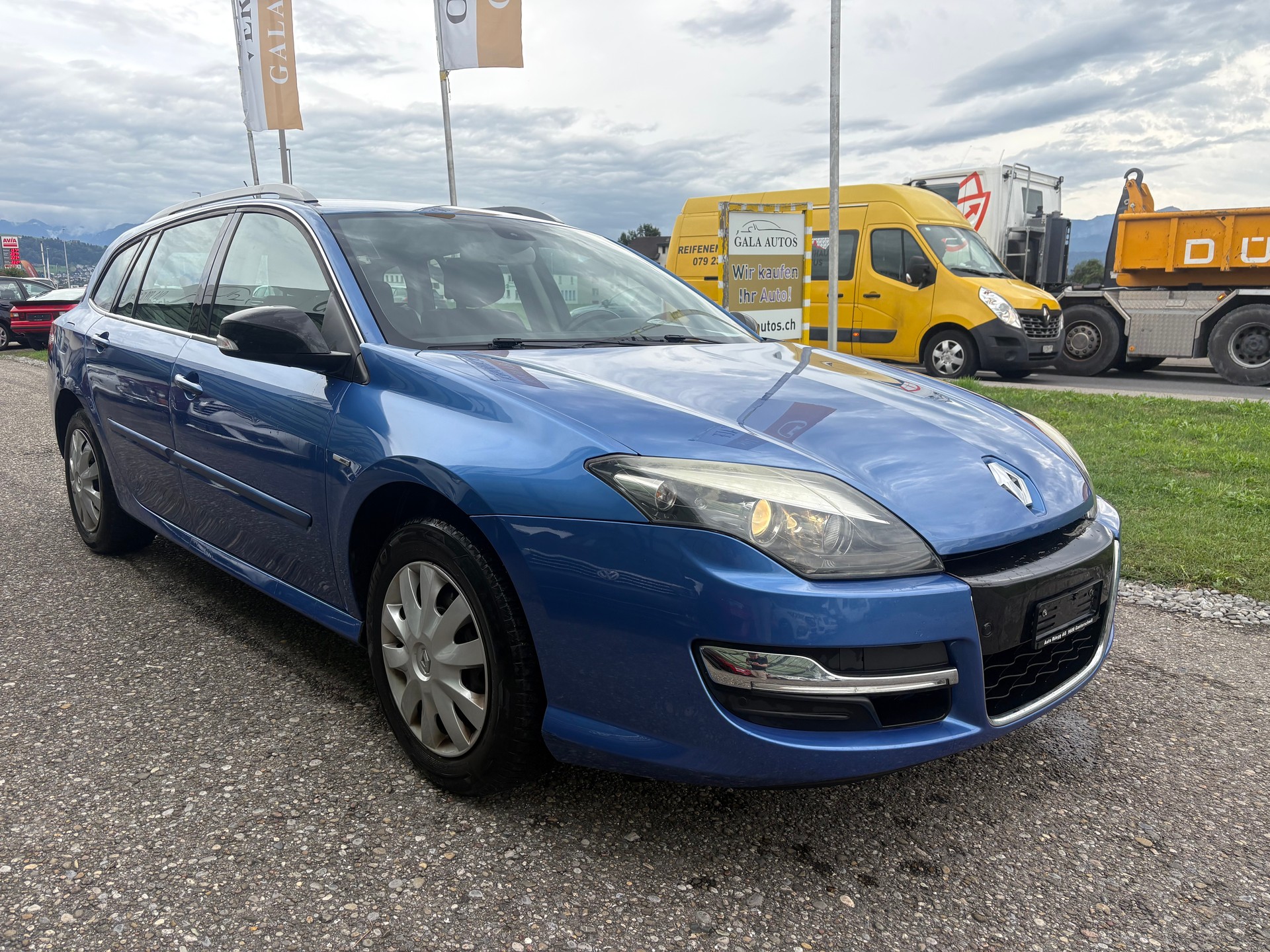 RENAULT Laguna Grandtour 1.5 dCi Bose EDC-image-2