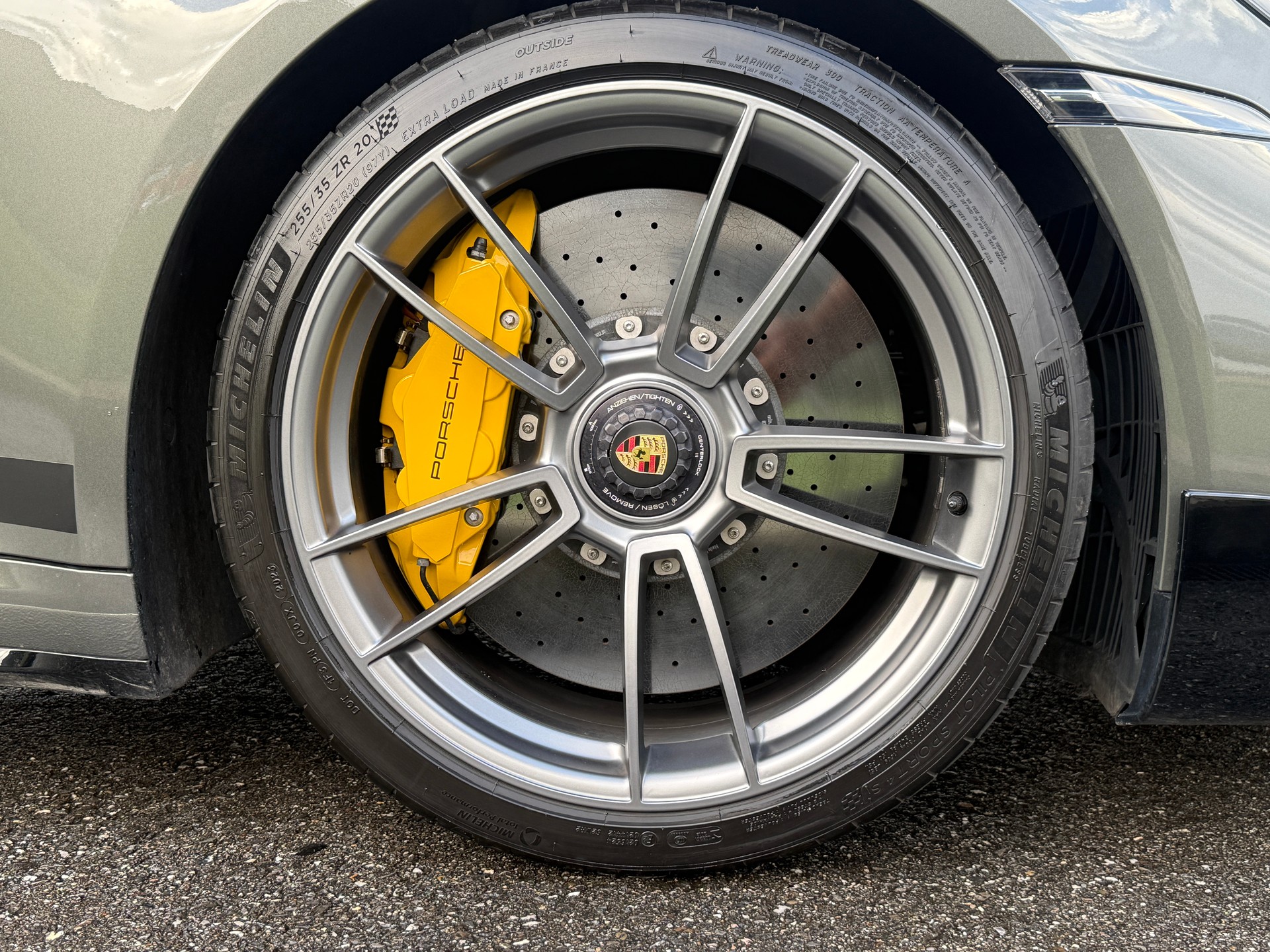 PORSCHE 911 Turbo S PDK - Aventurin Green-image-8
