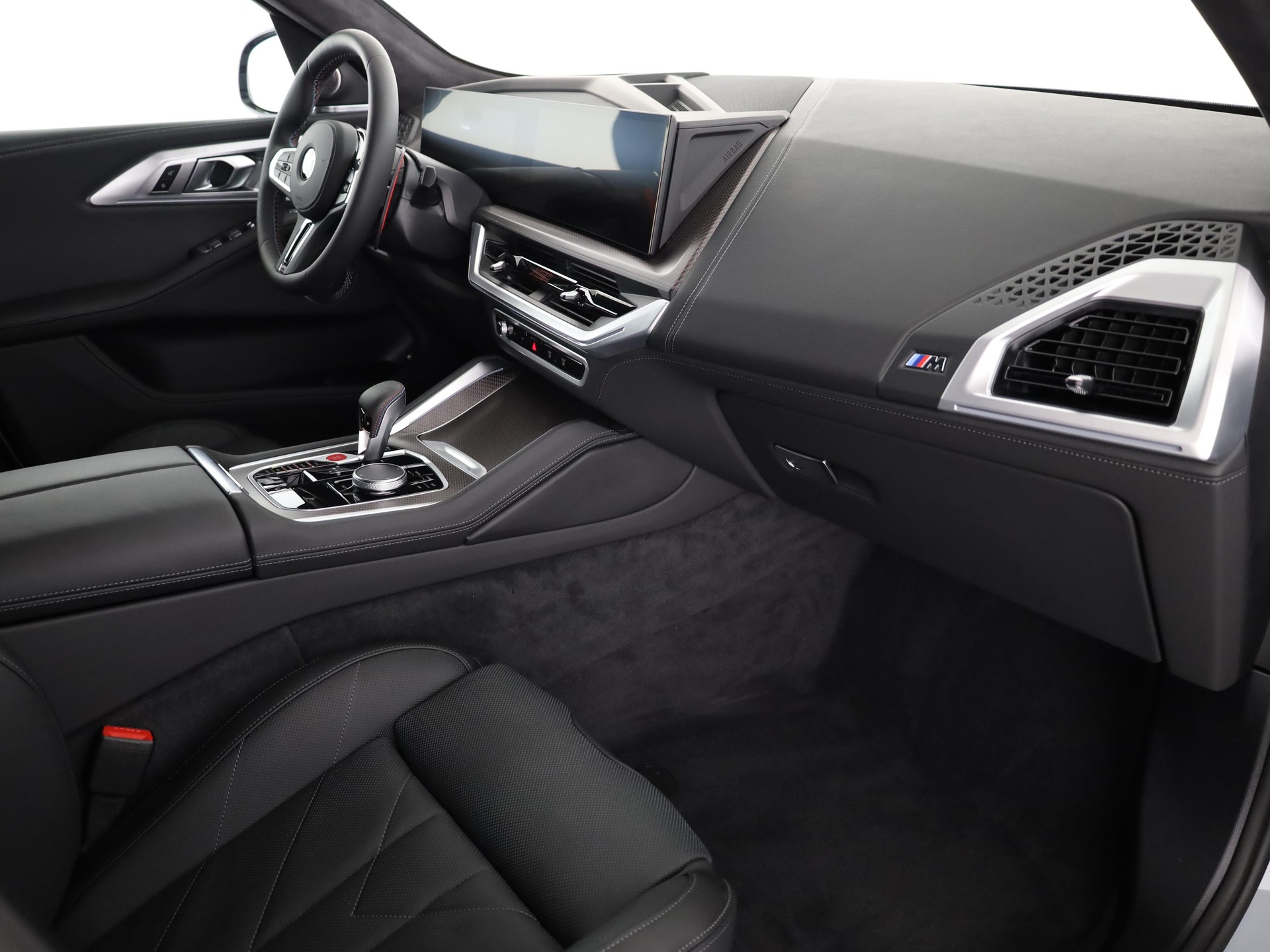 BMW XM Label Plug-in Hybrid-image-13