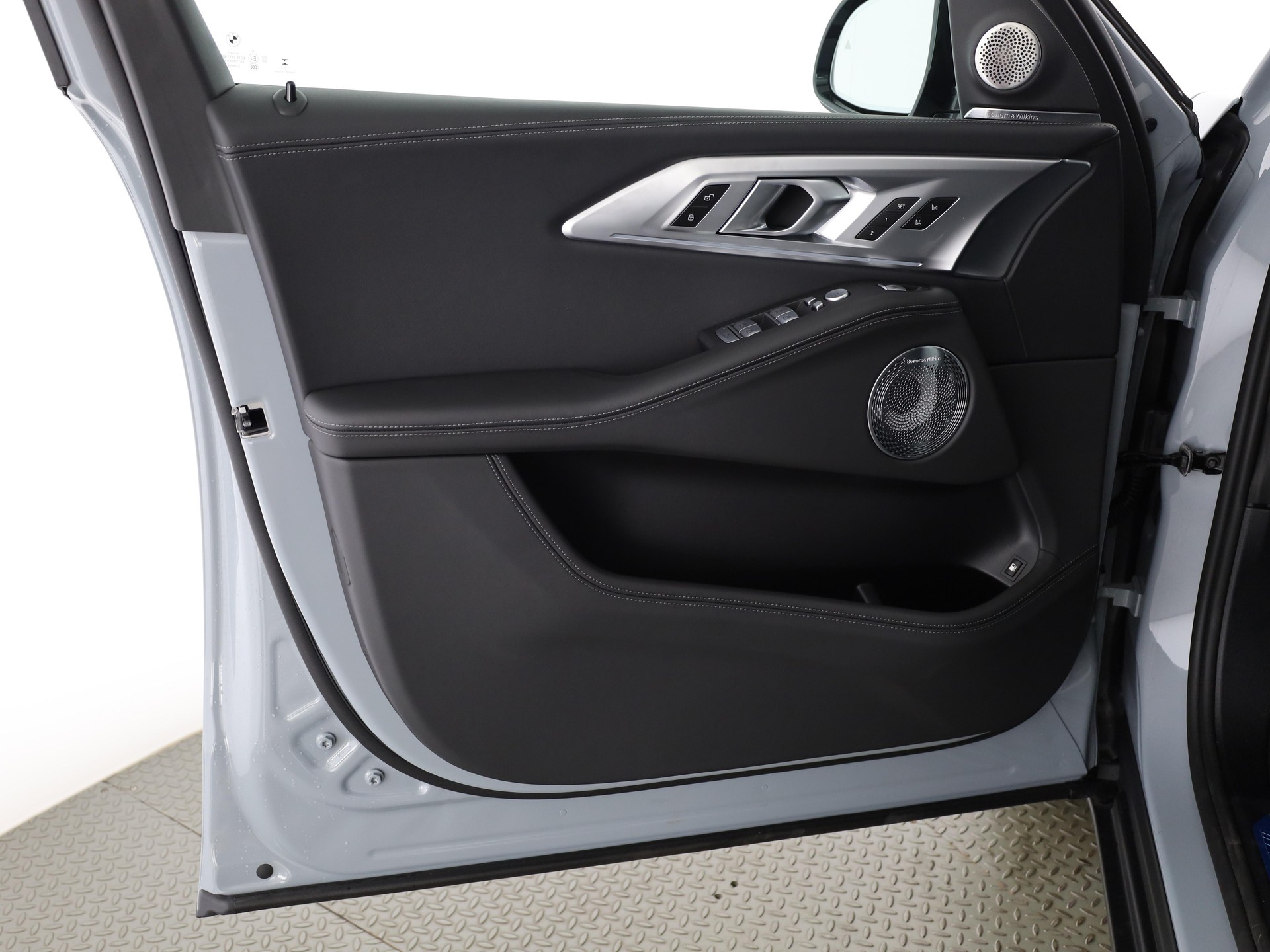BMW XM Label Plug-in Hybrid-image-10