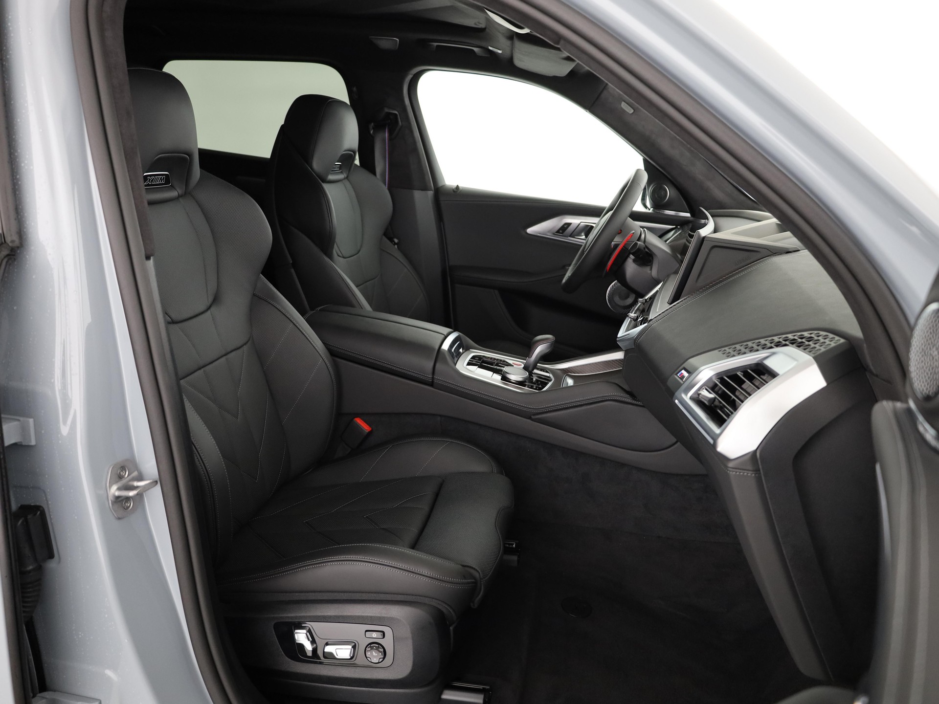BMW XM Label Plug-in Hybrid-image-14