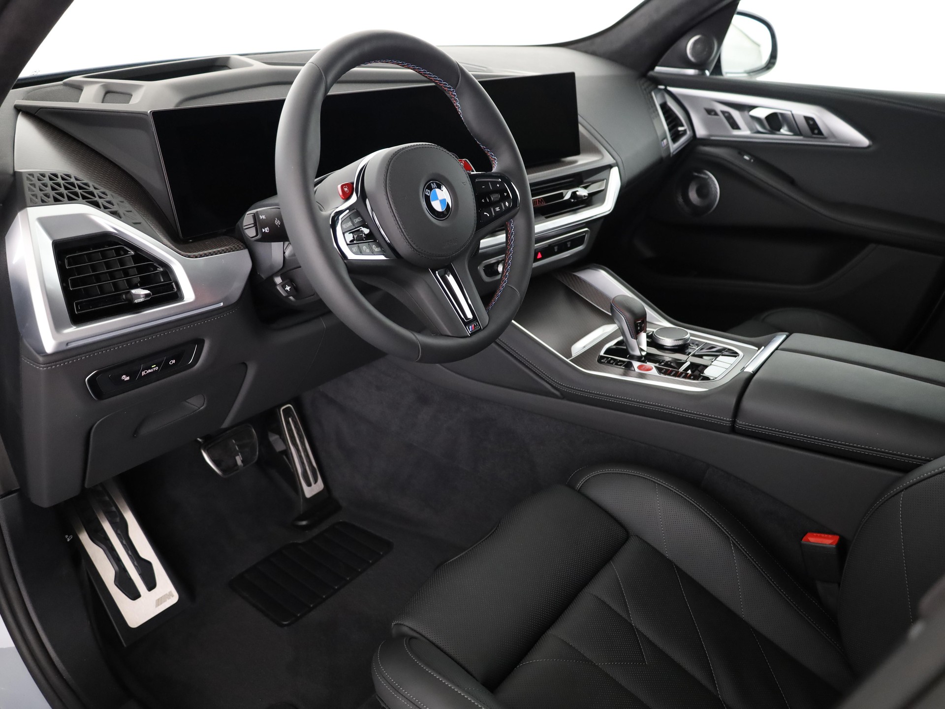 BMW XM Label Plug-in Hybrid-image-12