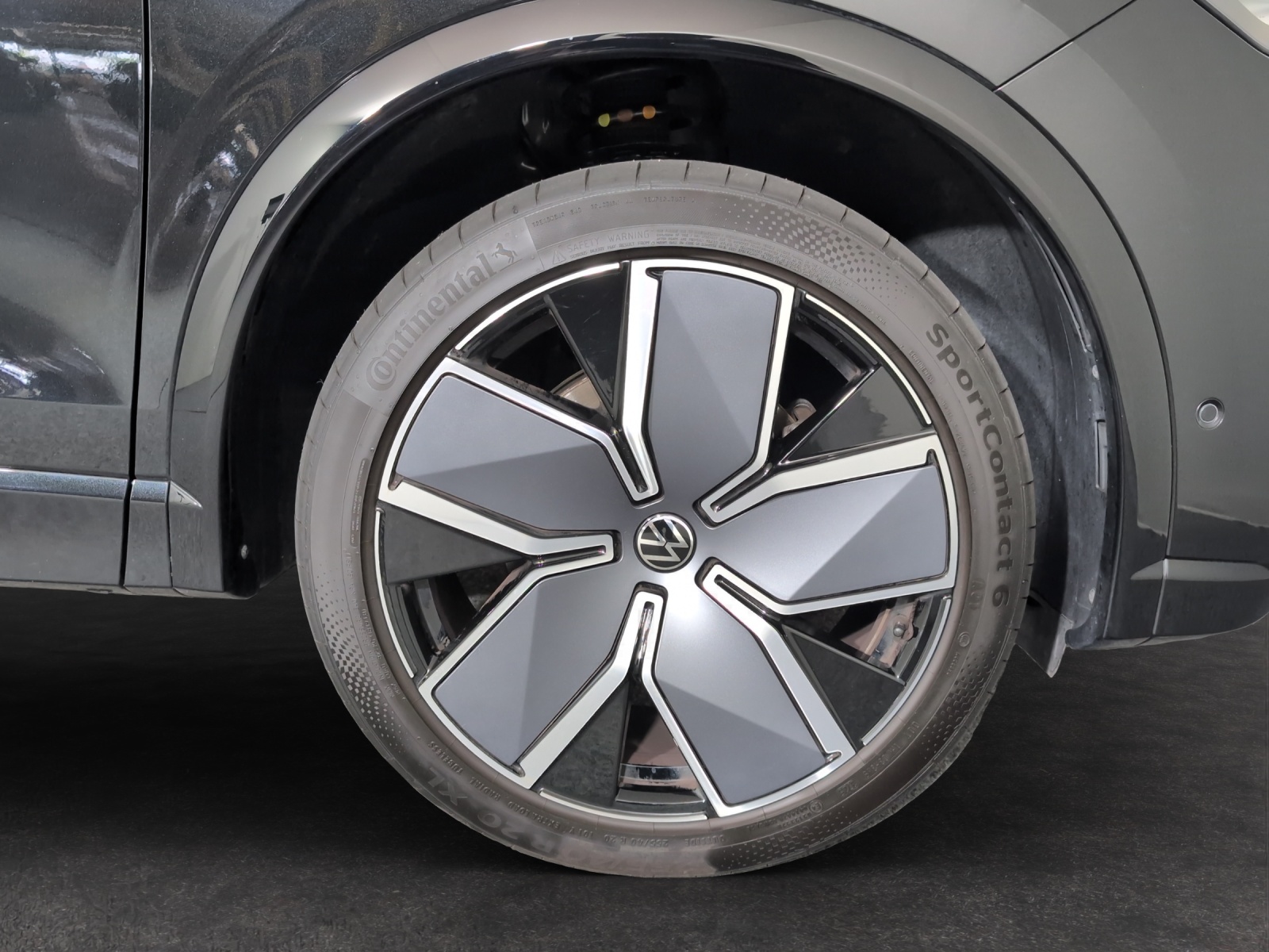 VW Tiguan 2.0 TSI DSG R-Line 4Motion-image-4
