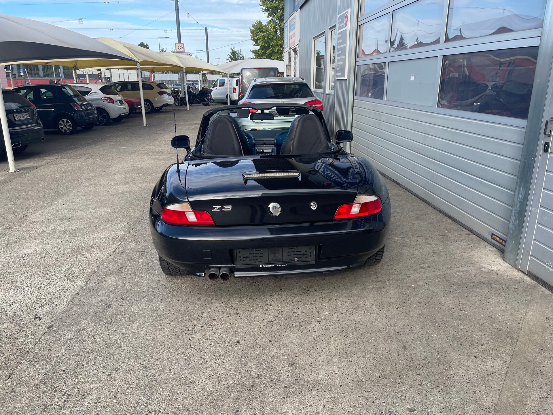 BMW Z3 3.0i Roadster-showroom-element-2