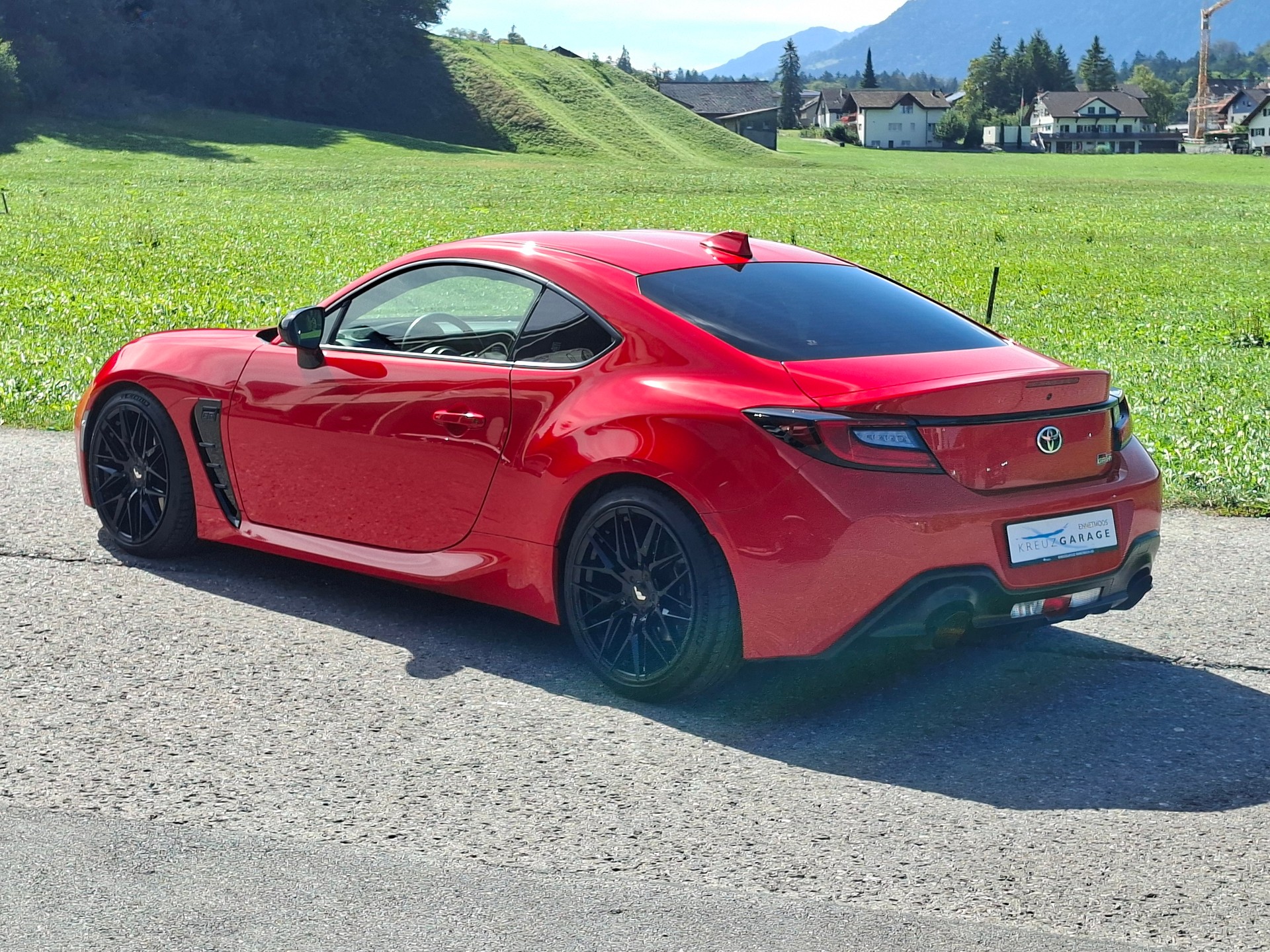 TOYOTA GR 86 2.4 Sport+ *8-fach bereift*-image-2