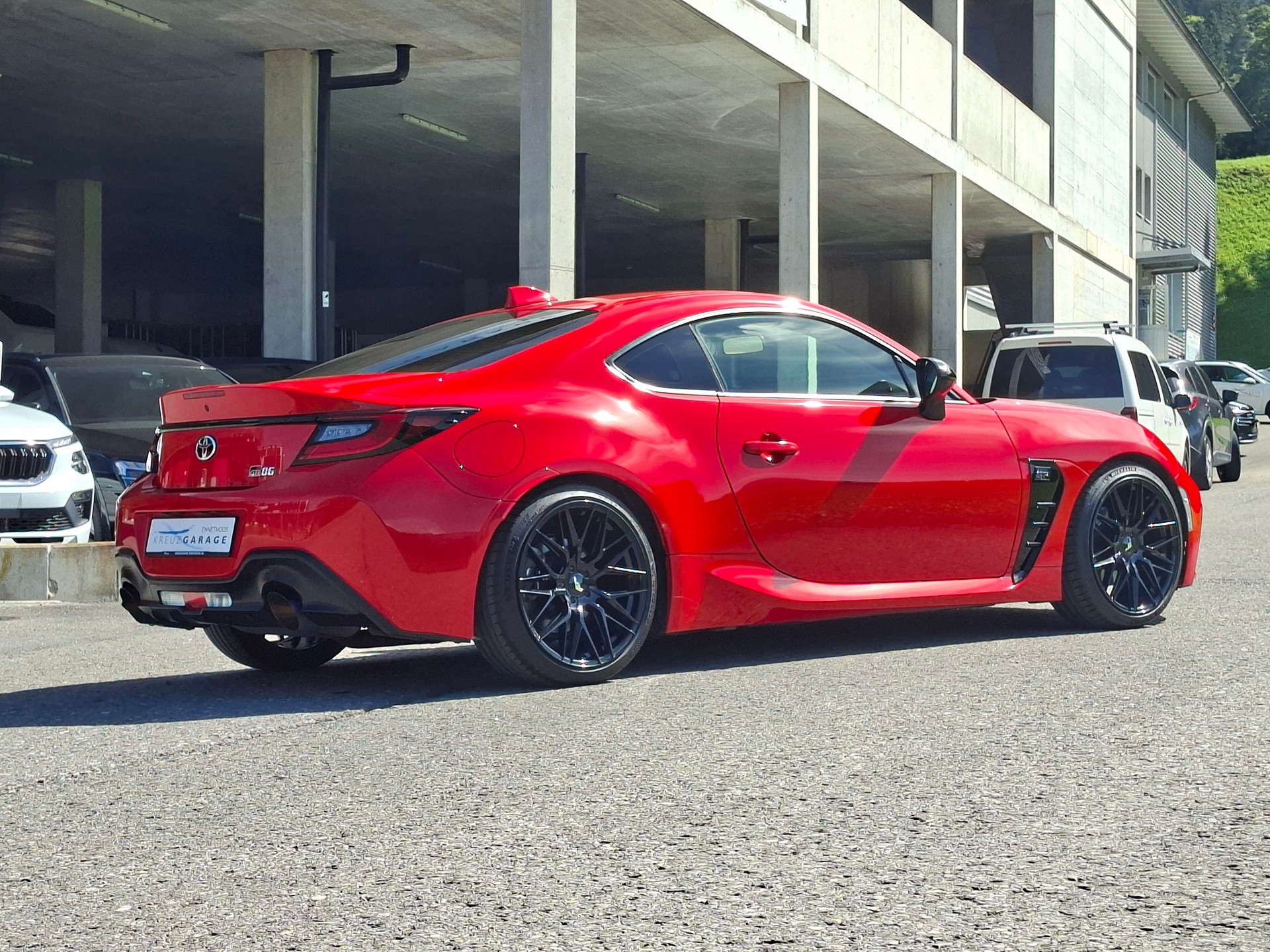 TOYOTA GR 86 2.4 Sport+ *8-fach bereift*-image-4