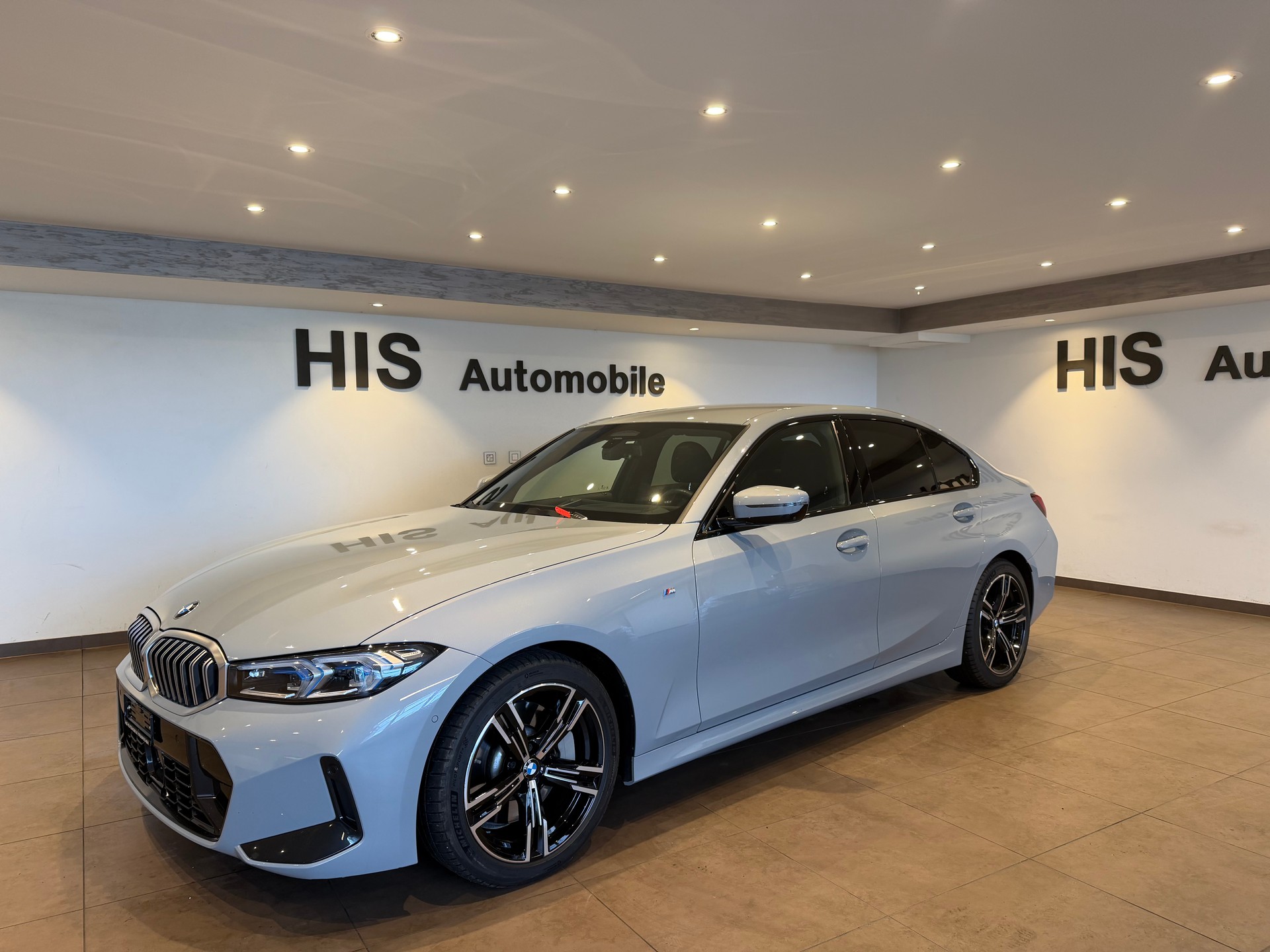 BMW 330d xDrive MSport-showroom-element-2