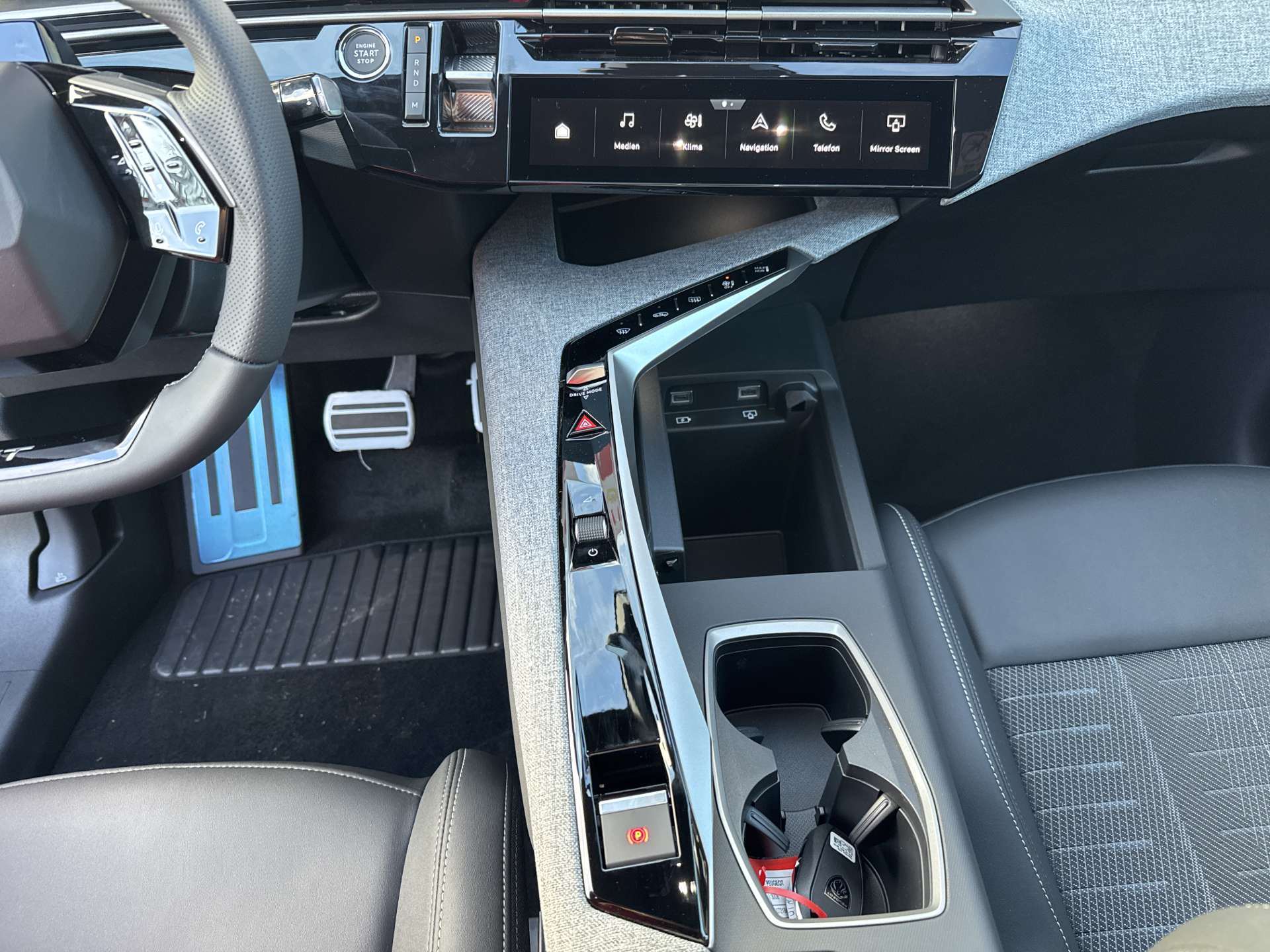PEUGEOT 3008 145 GT Hybrid e-DCS-Automat-image-11