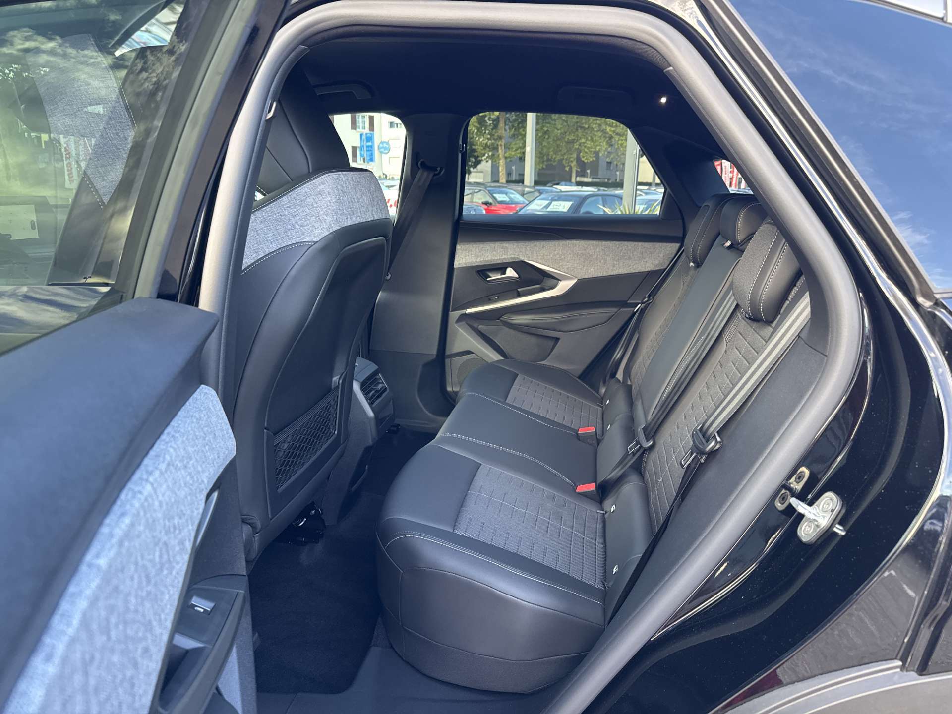 PEUGEOT 3008 145 GT Hybrid e-DCS-Automat-image-6
