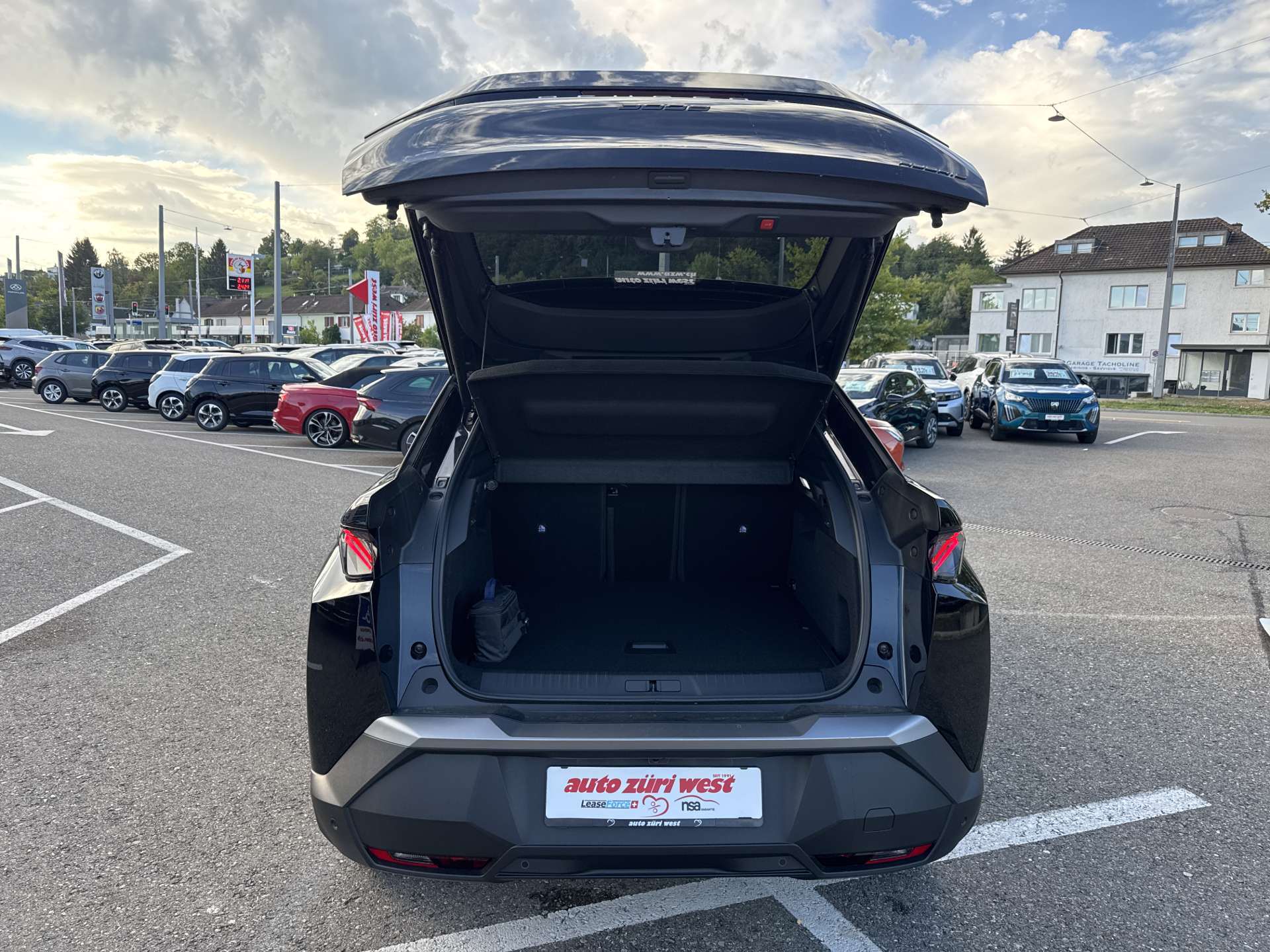 PEUGEOT 3008 145 GT Hybrid e-DCS-Automat-image-7
