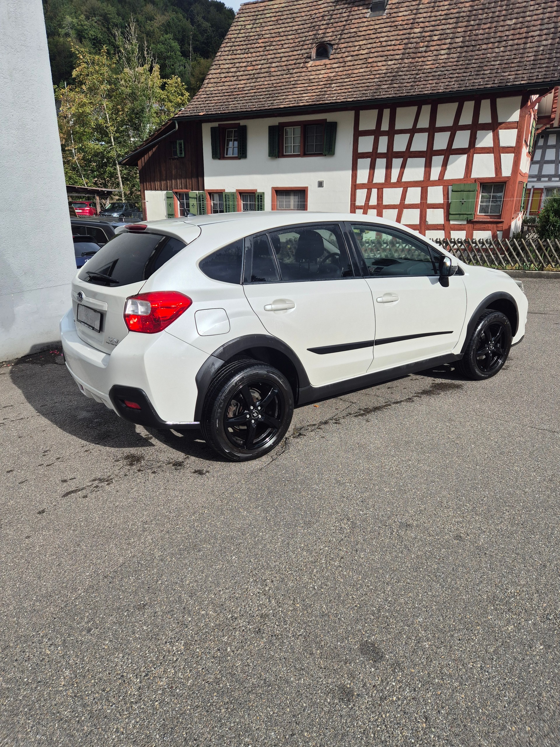 SUBARU XV 2.0 Swiss Two AWD CVT-image-3