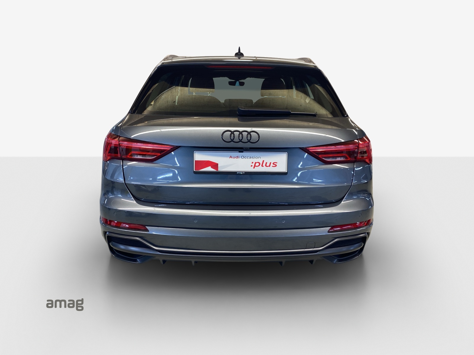 AUDI Q3 45 TFSI S line quattro S-tronic-image-3