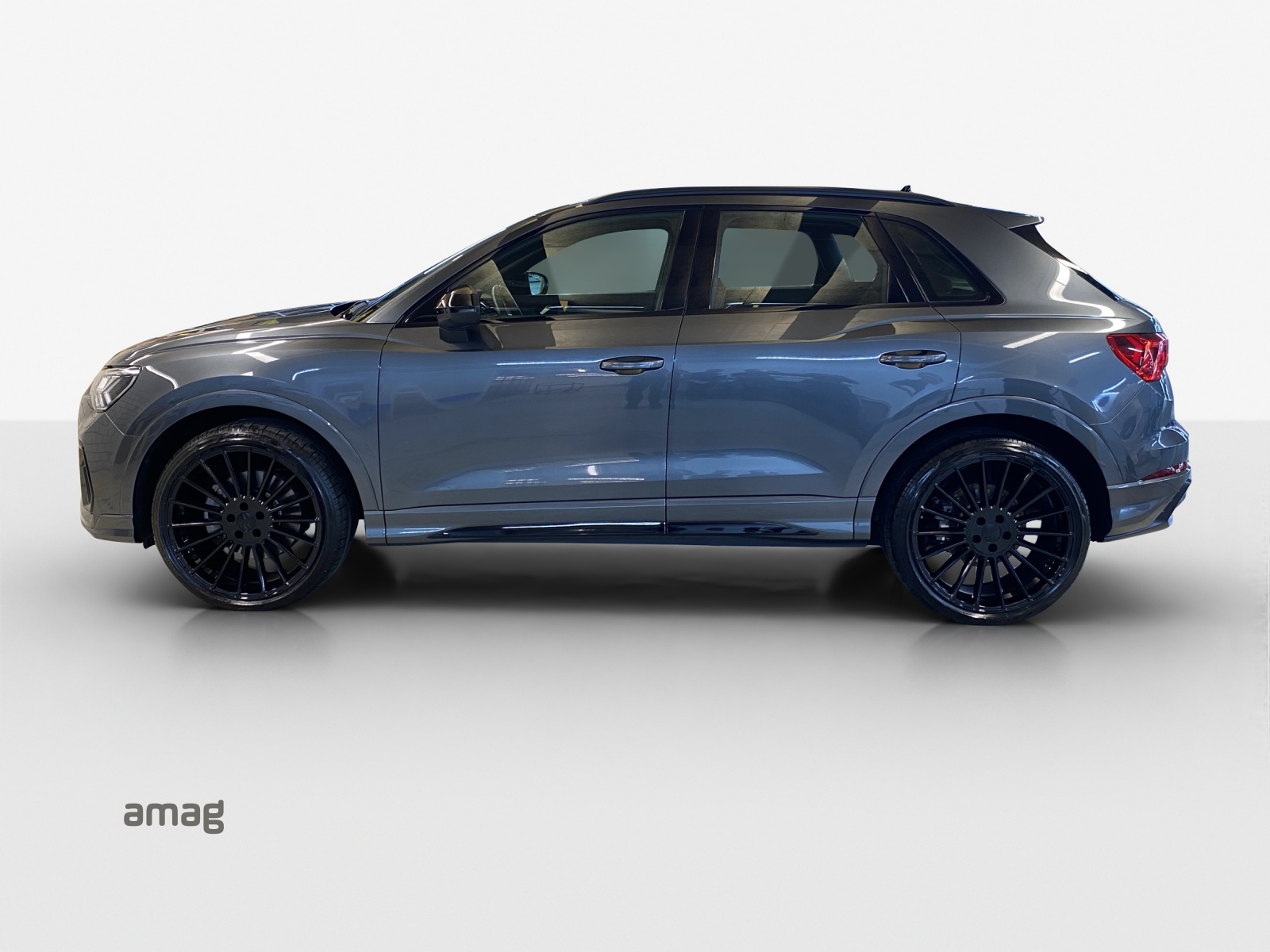 AUDI Q3 45 TFSI S line quattro S-tronic-image-1