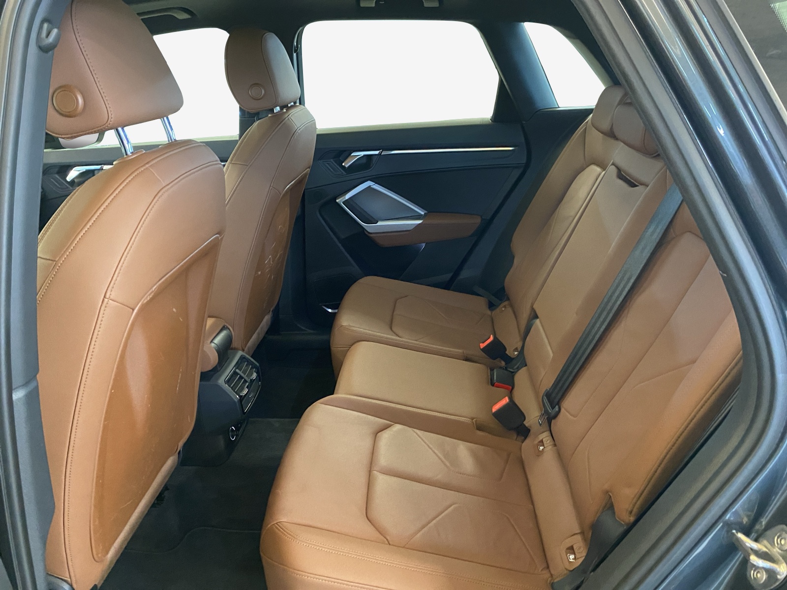 AUDI Q3 45 TFSI S line quattro S-tronic-image-11
