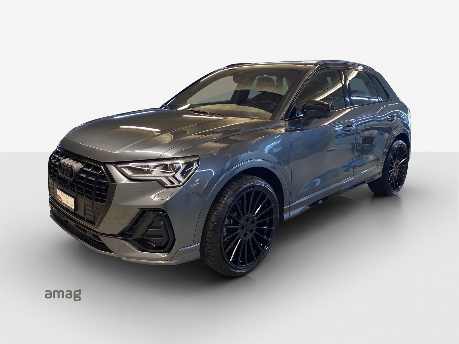 AUDI Q3 45 TFSI S line quattro S-tronic-image-0