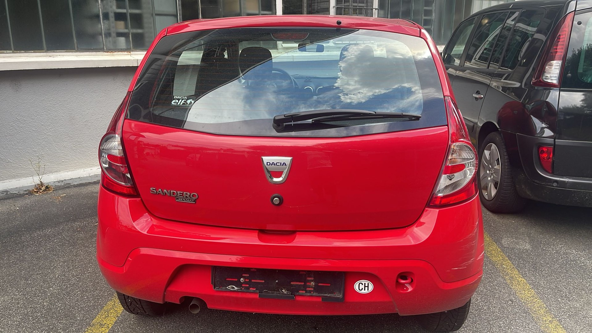 DACIA Sandero 1.6 Lauréate-image-2