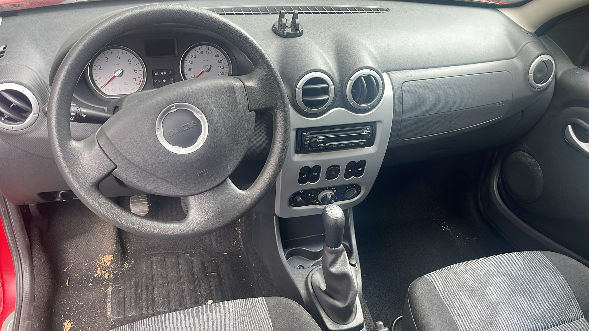 DACIA Sandero 1.6 Lauréate-image-4