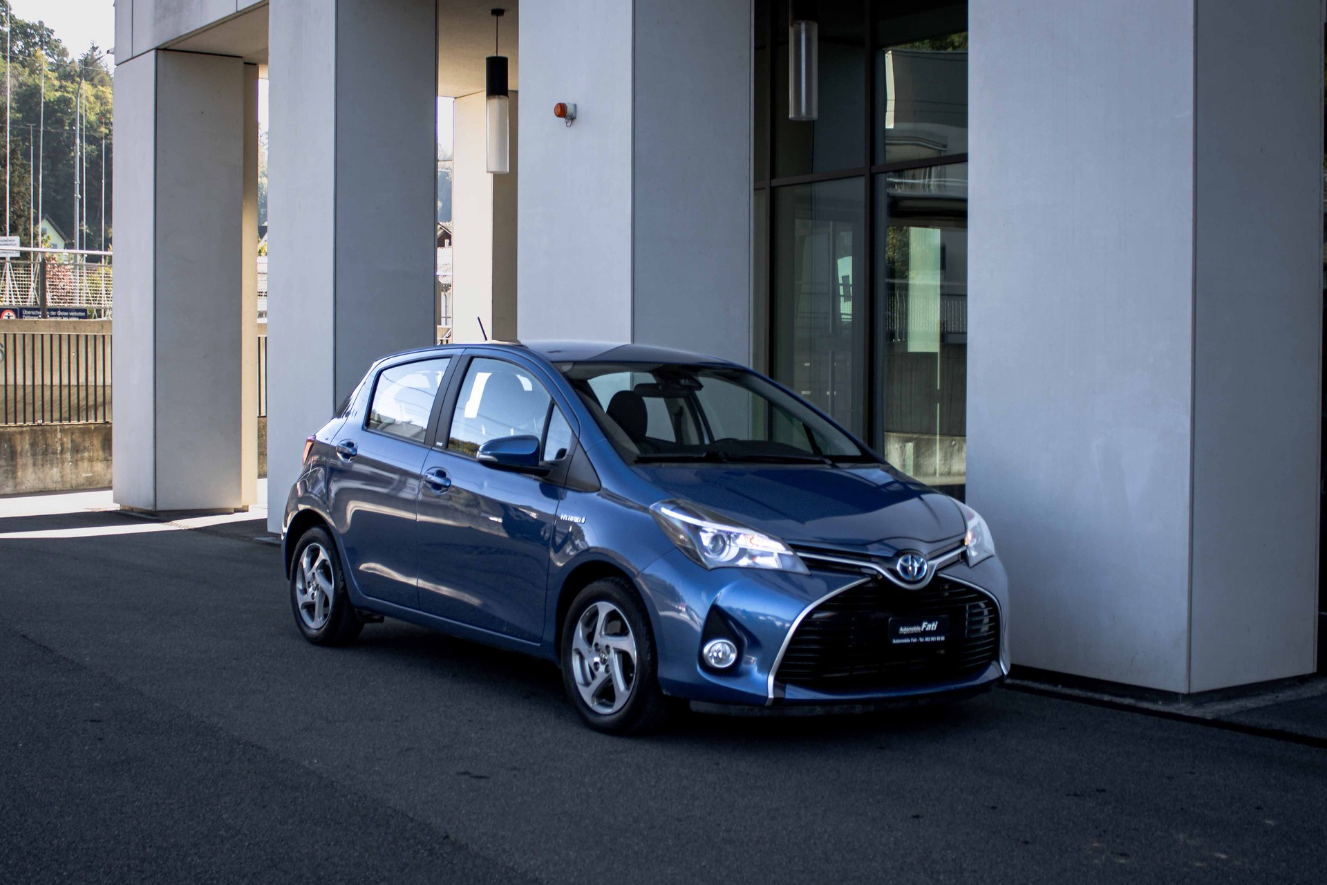 TOYOTA Yaris 1.5 VVT-i Hybrid Edition S e-CVT-image-4