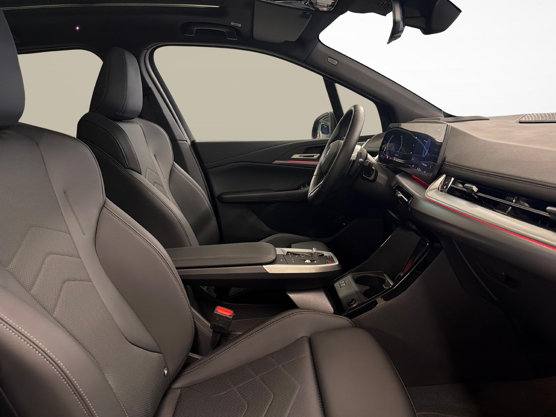 BMW 225e xDrive Active Tourer-image-17