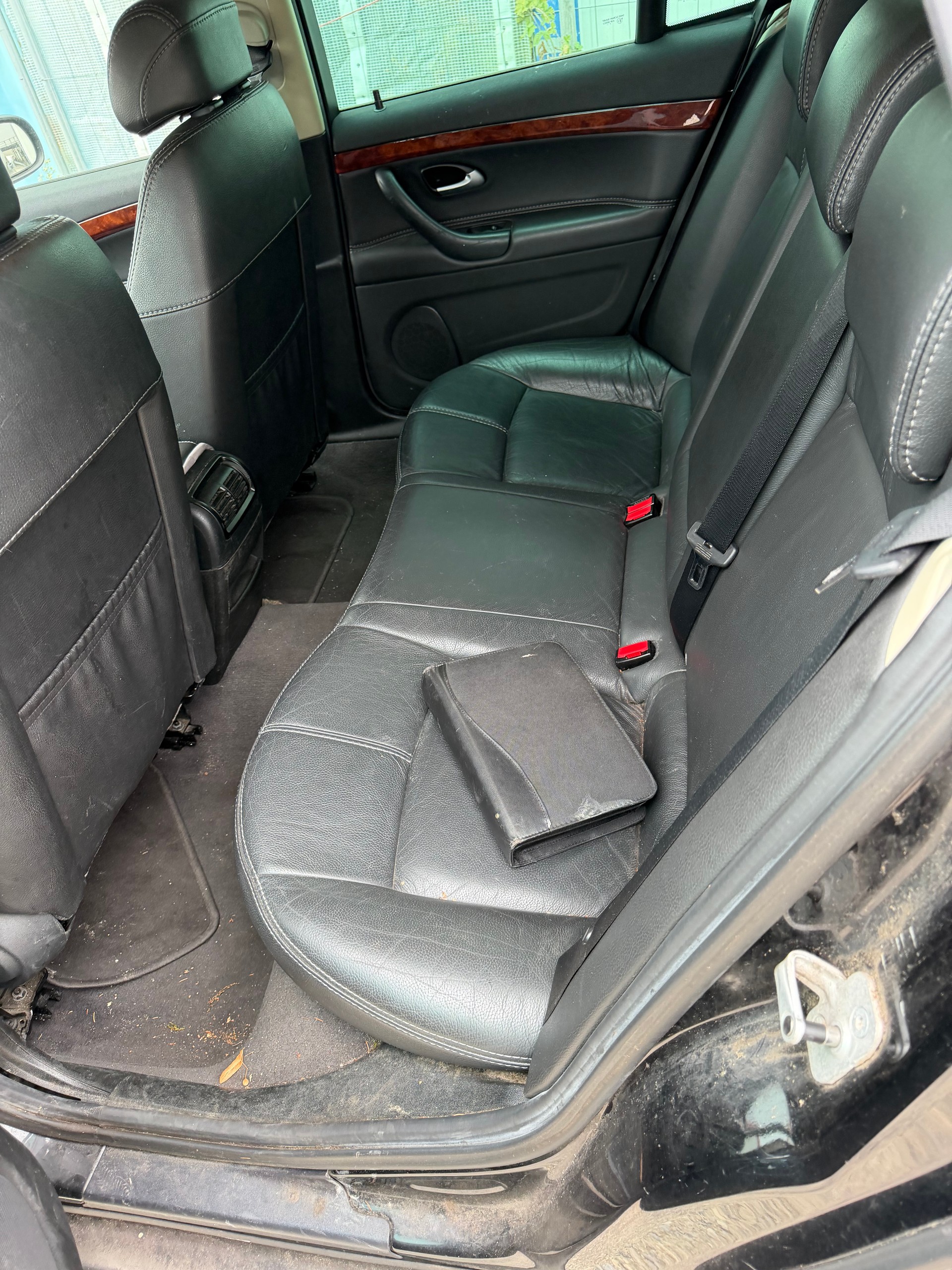 CADILLAC BLS-image-10