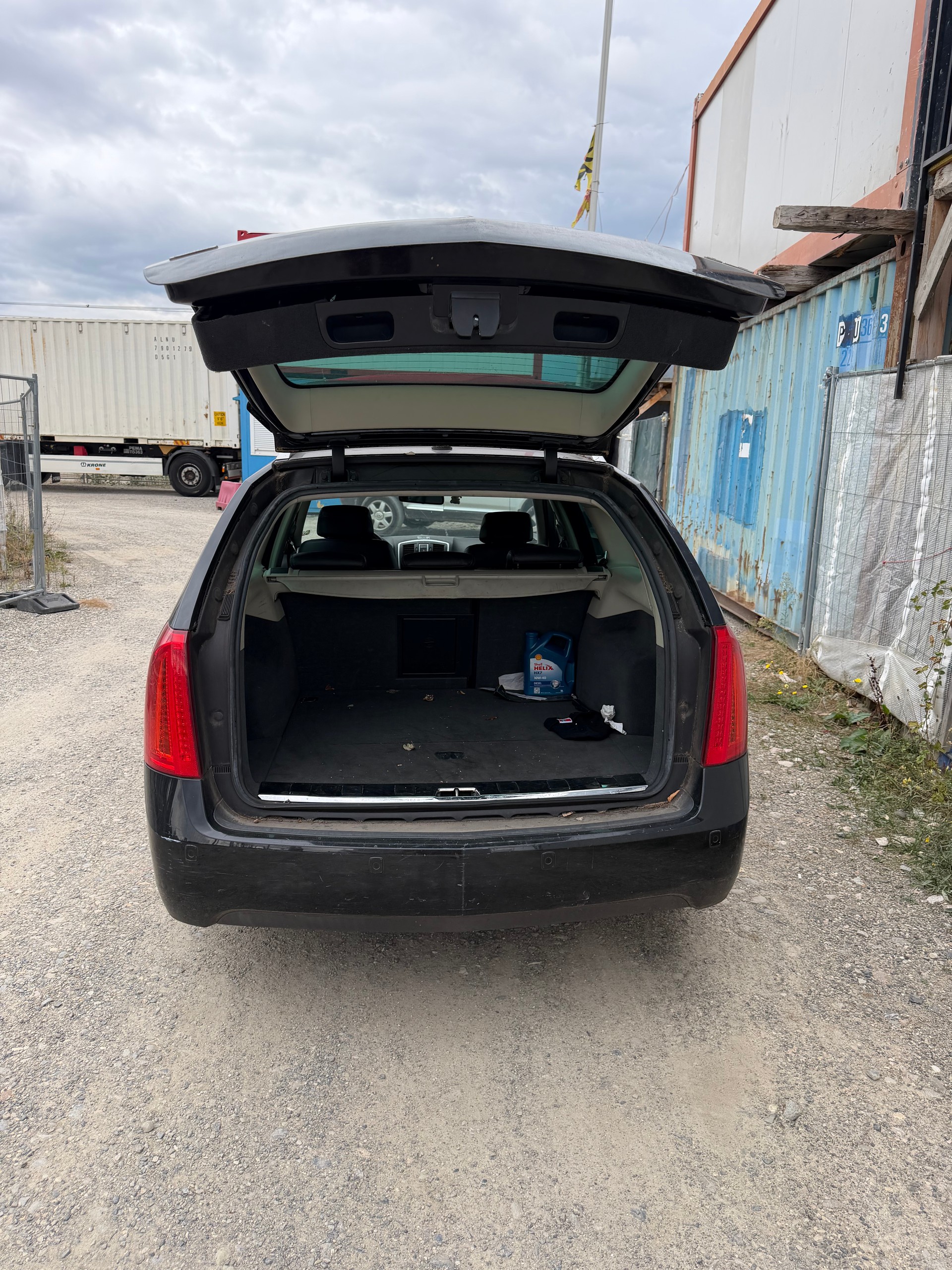 CADILLAC BLS-image-9