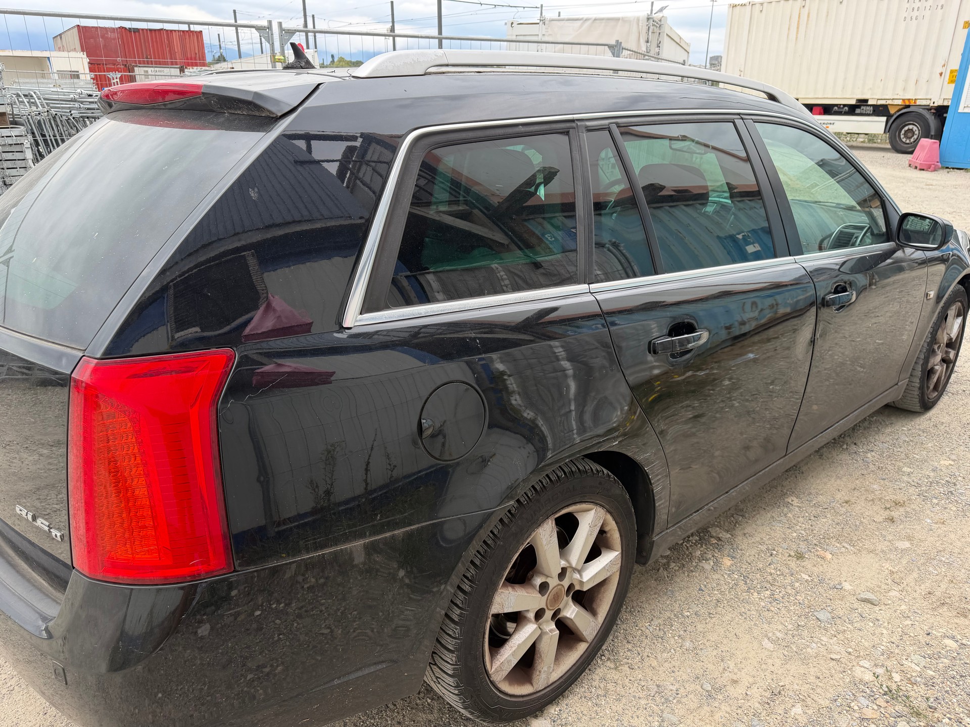 CADILLAC BLS-image-8