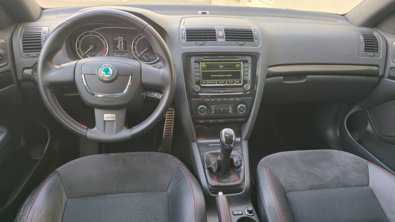 SKODA Octavia Combi 2.0 TSI RS| Frisch ab MFK und Service| Aus Erste Hand| Navi| Anhängerkupplung| Service gepflegt-image-13