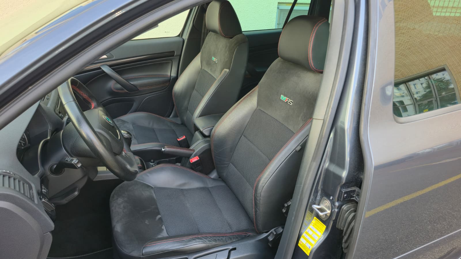 SKODA Octavia Combi 2.0 TSI RS| Frisch ab MFK und Service| Aus Erste Hand| Navi| Anhängerkupplung| Service gepflegt-image-11