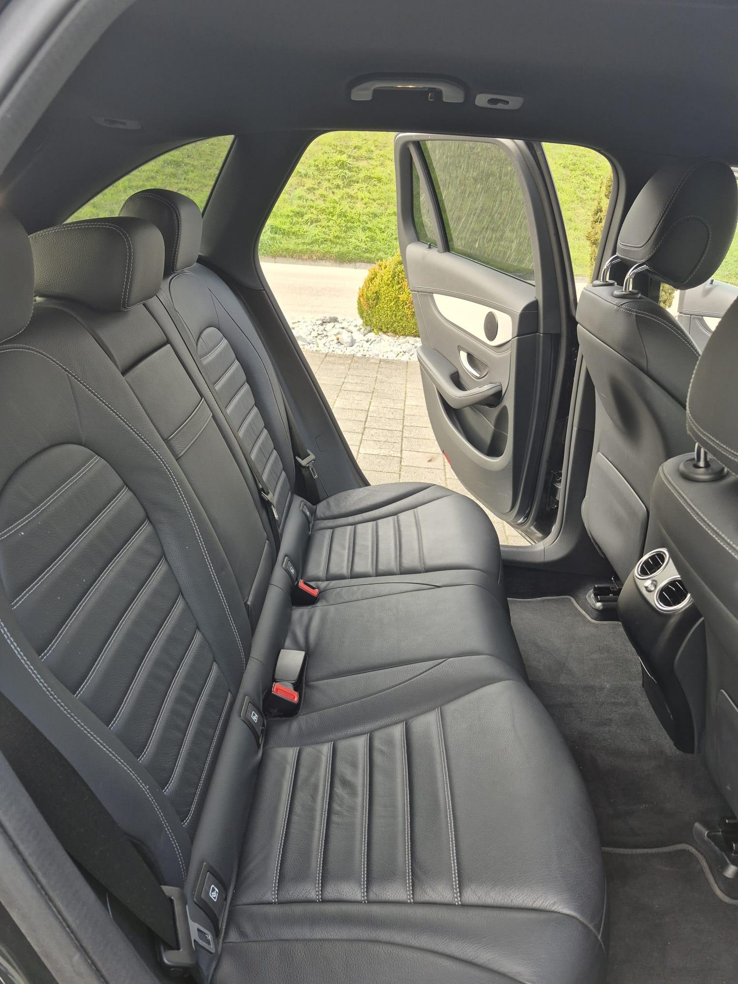 MERCEDES-BENZ GLC 300 d 4m-image-6