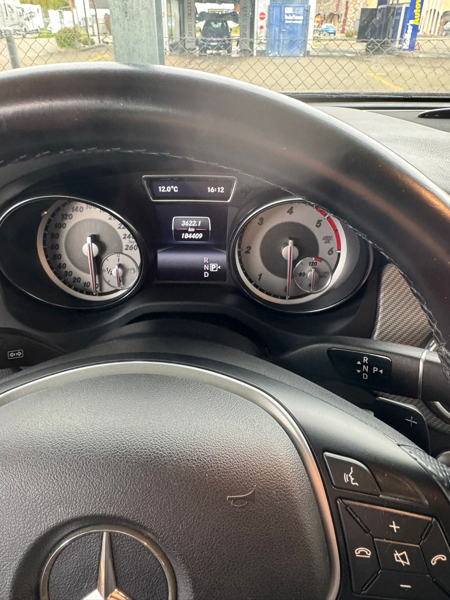 MERCEDES-BENZ GLA 200 CDI Style 4m-image-3