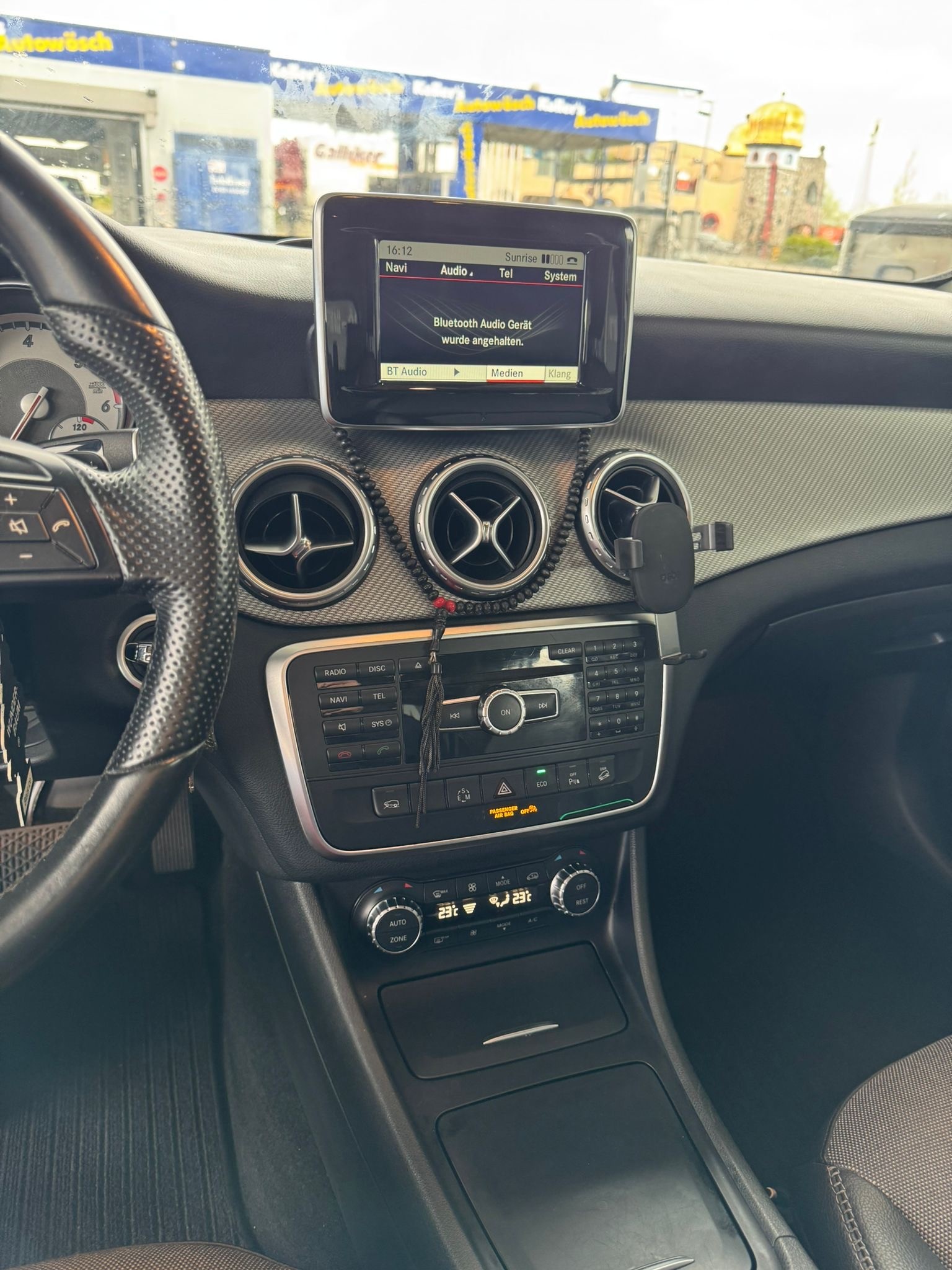 MERCEDES-BENZ GLA 200 CDI Style 4m-image-2