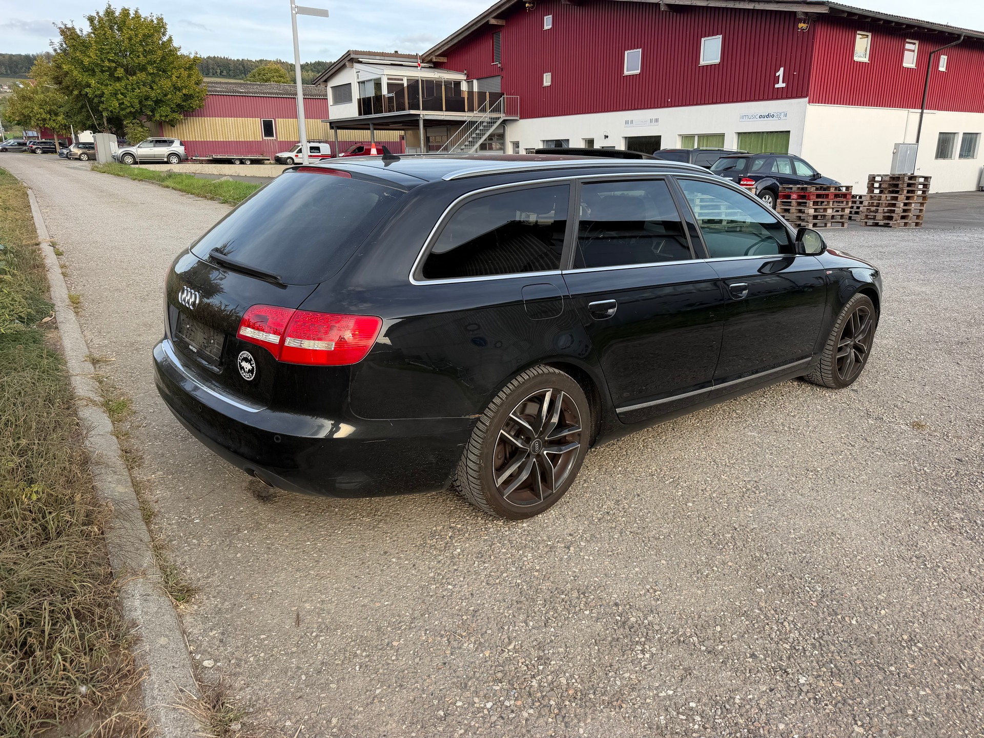 AUDI A6-image-3