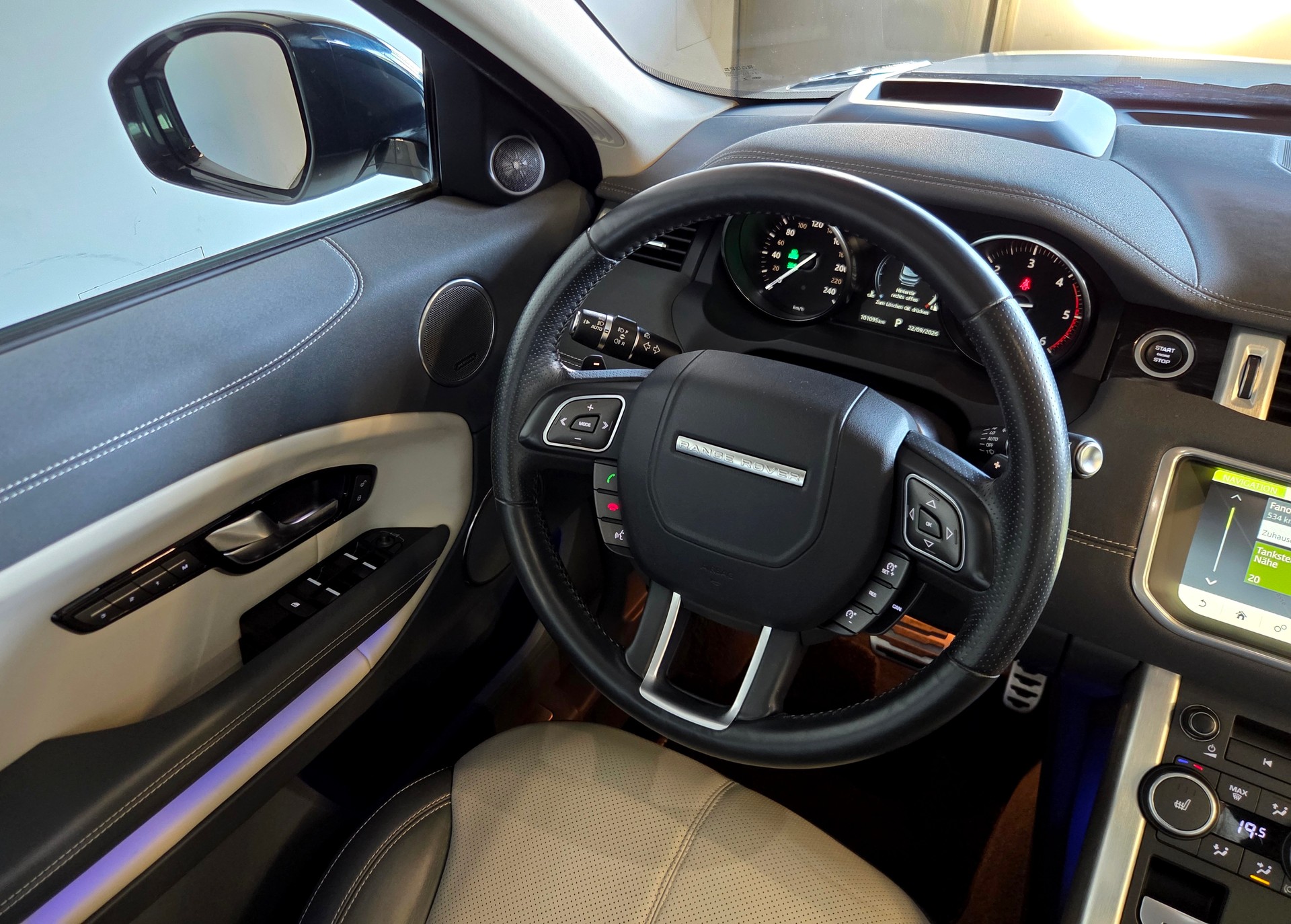 LAND ROVER Range Rover Evoque 2.0 TD4 HSE Dynamic-image-14