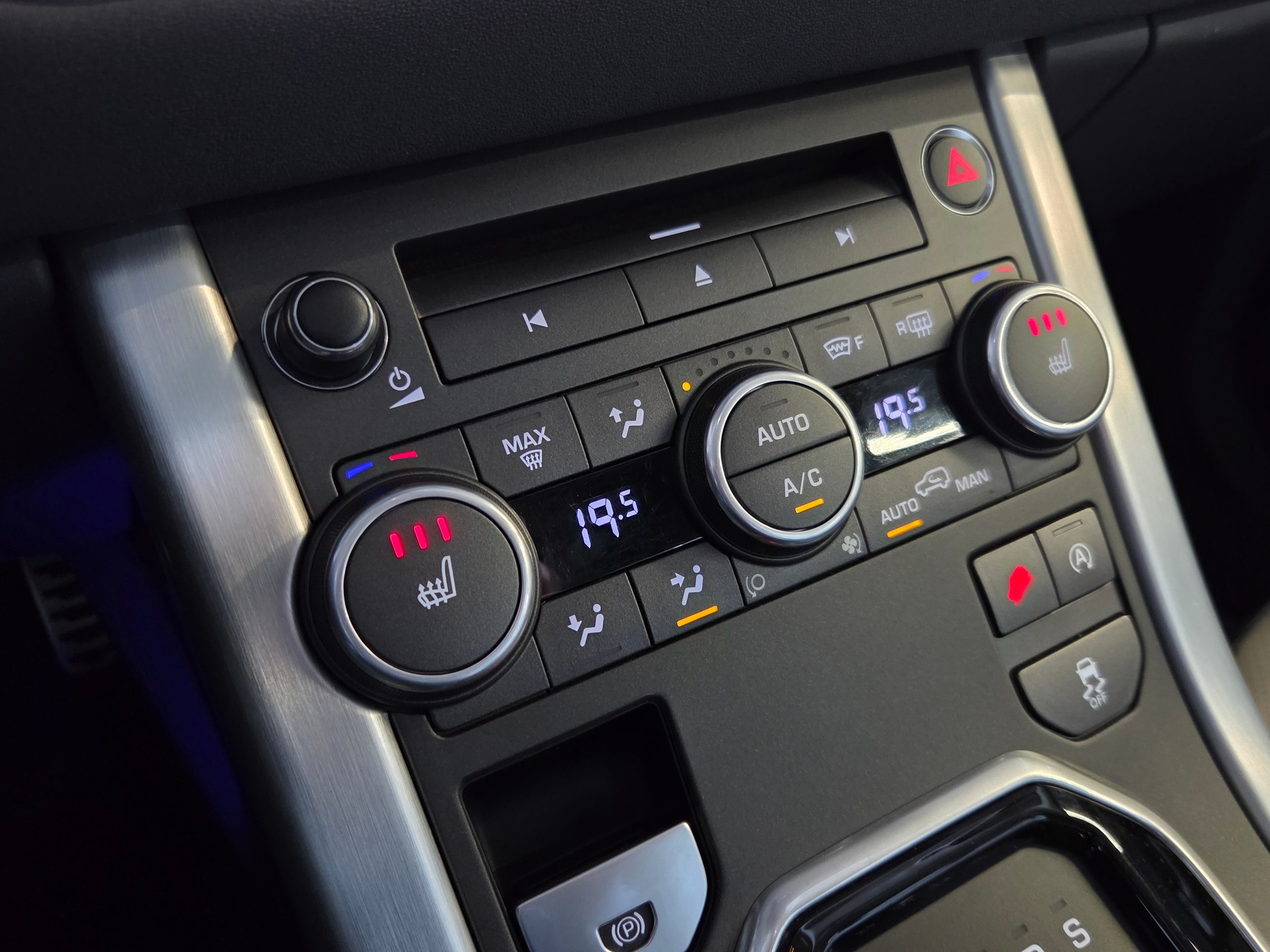 LAND ROVER Range Rover Evoque 2.0 TD4 HSE Dynamic-image-18