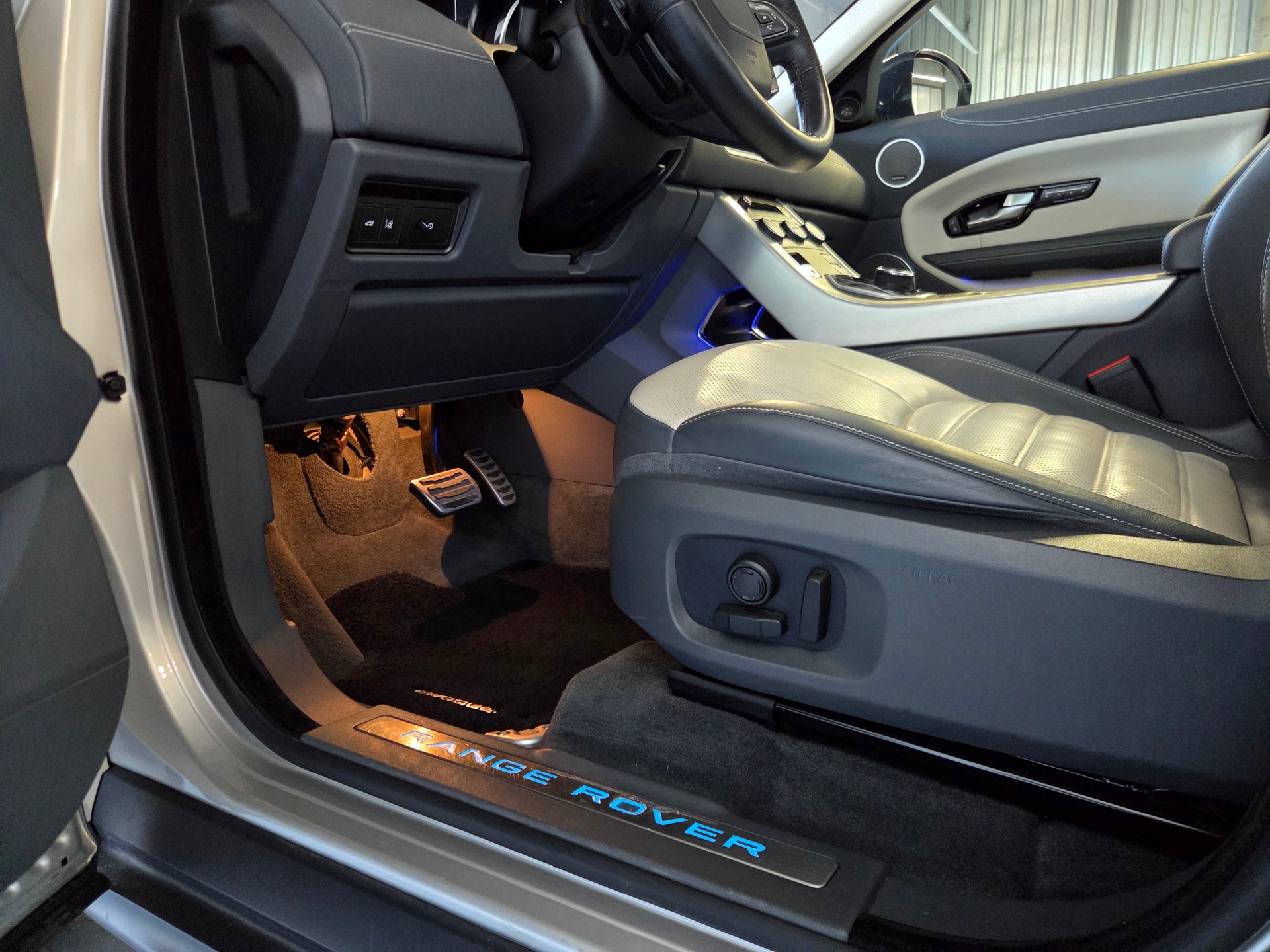 LAND ROVER Range Rover Evoque 2.0 TD4 HSE Dynamic-image-12